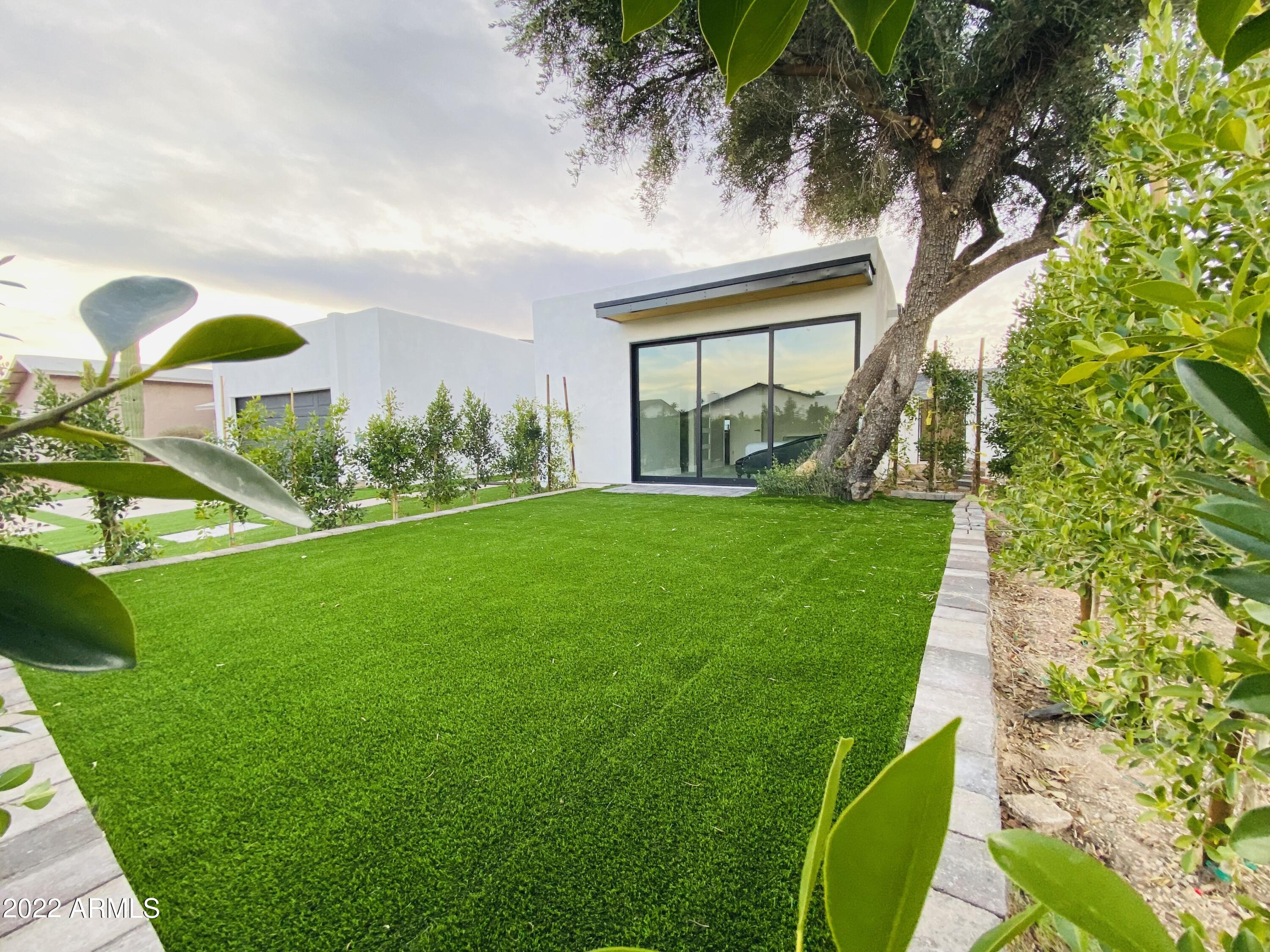 7740 E VALLEY VISTA Lane
