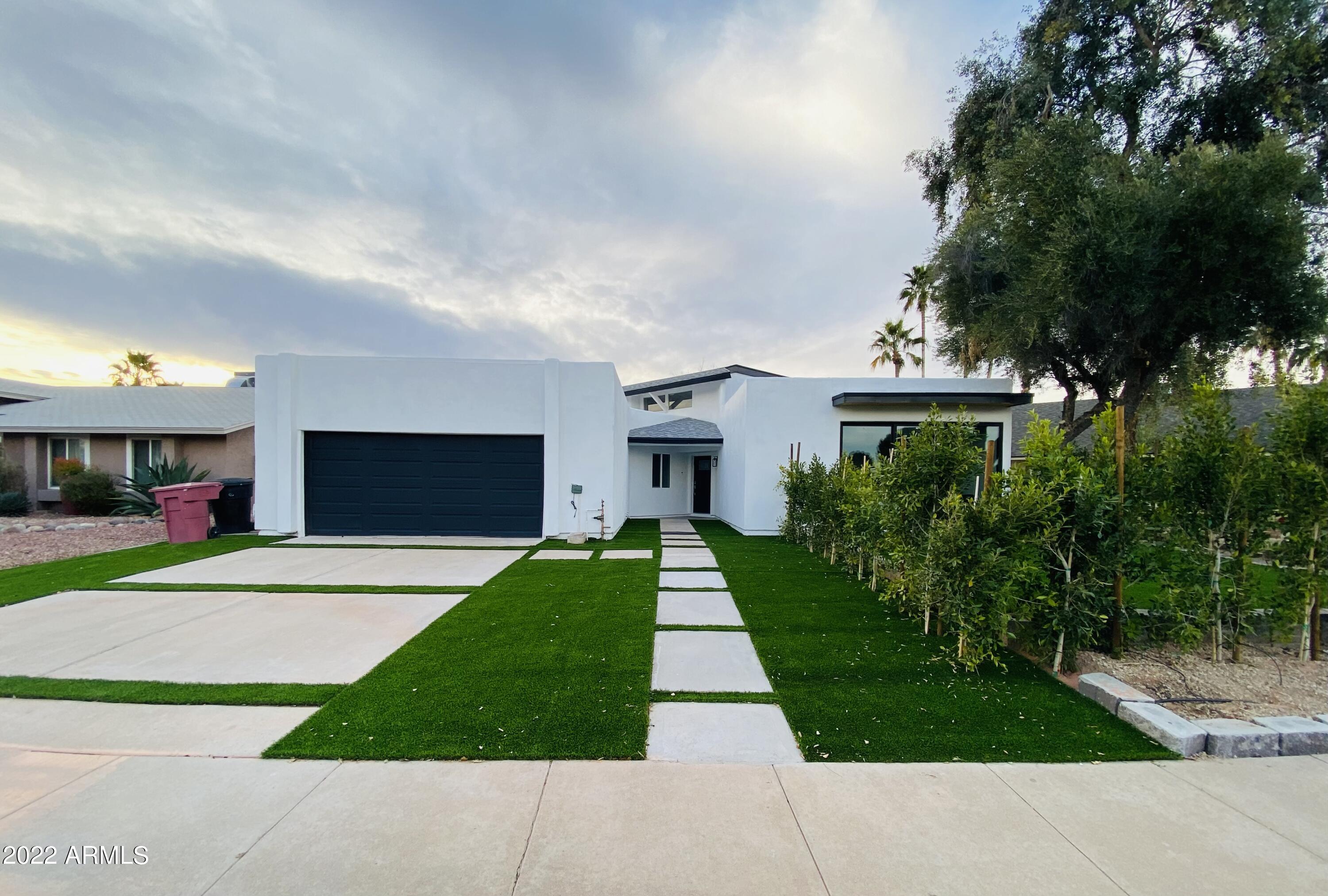 7740 E VALLEY VISTA Lane