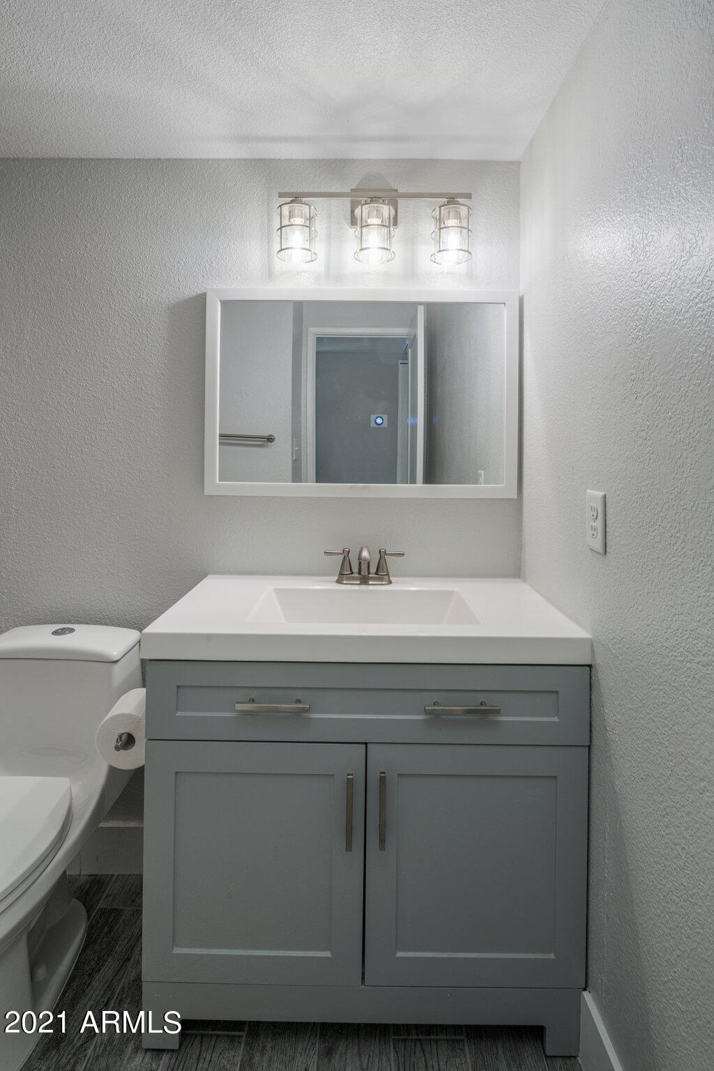 7740 E VALLEY VISTA Lane
