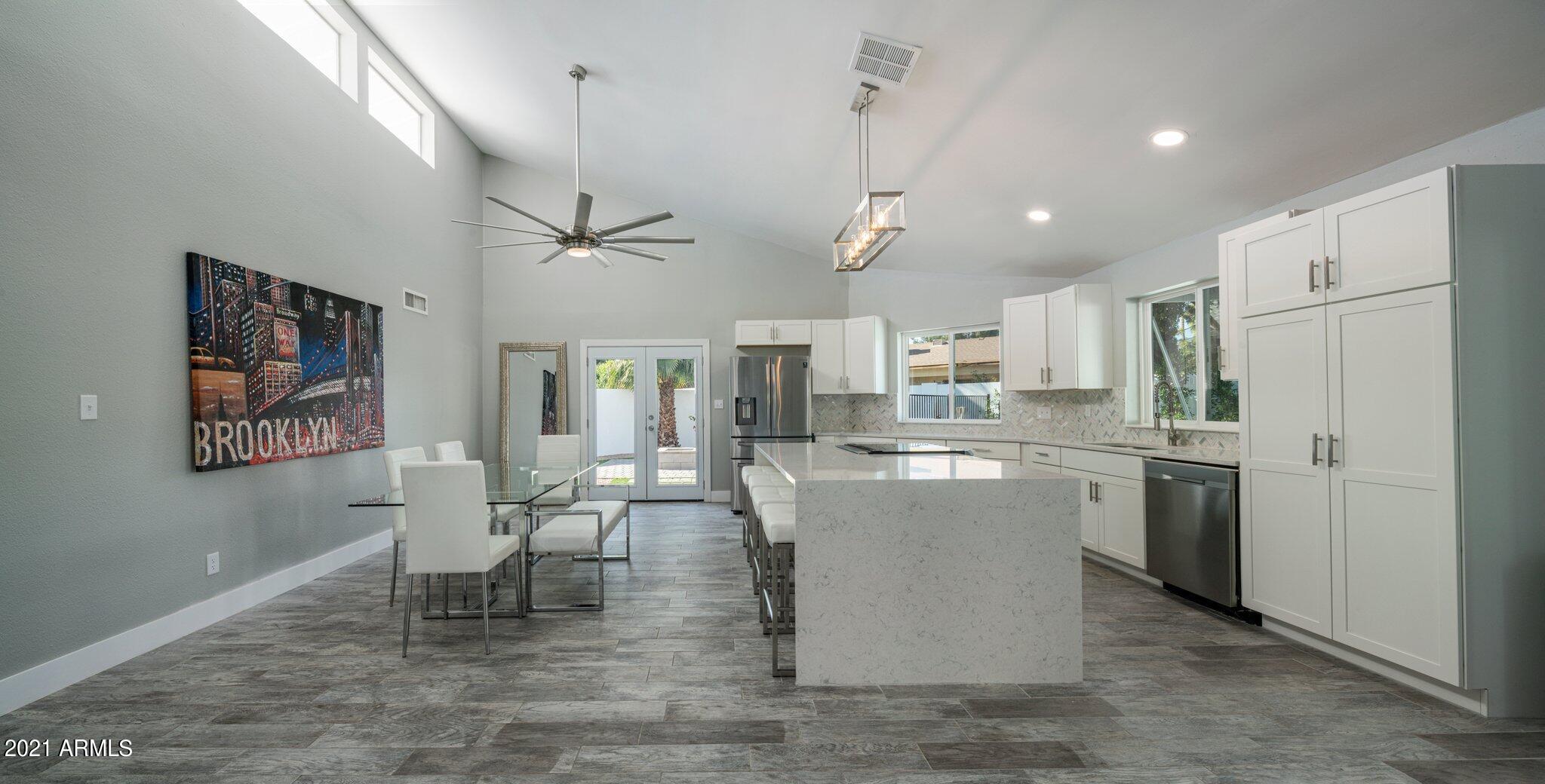 7740 E VALLEY VISTA Lane