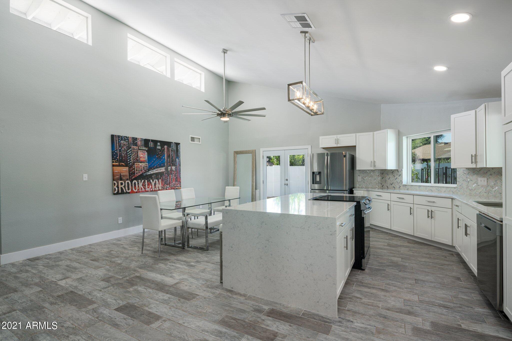 7740 E VALLEY VISTA Lane