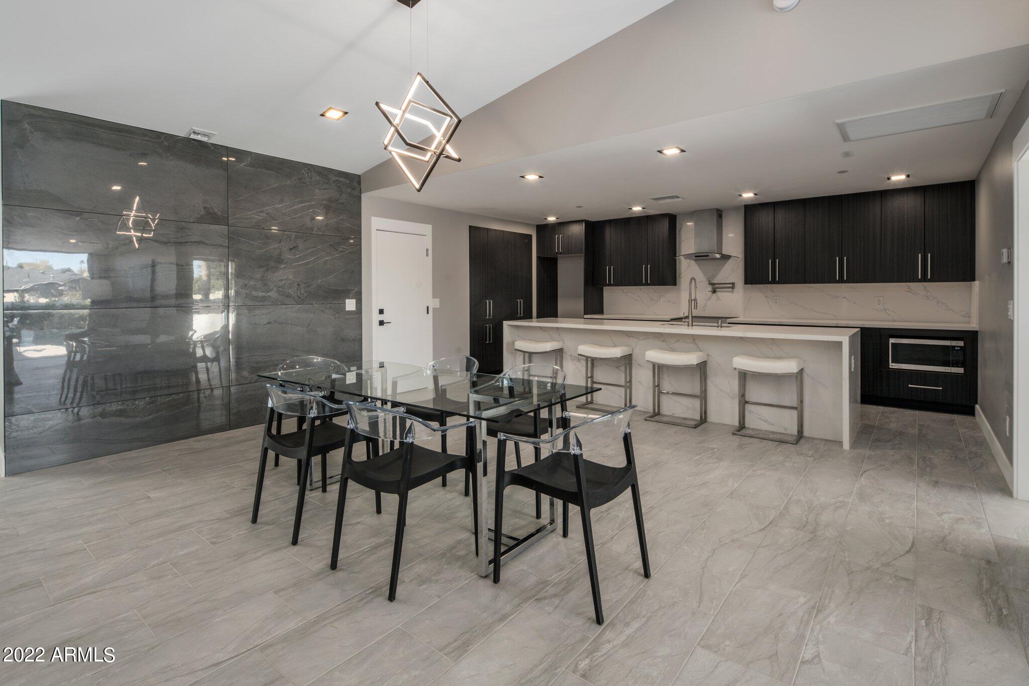 6129 N 77TH Place