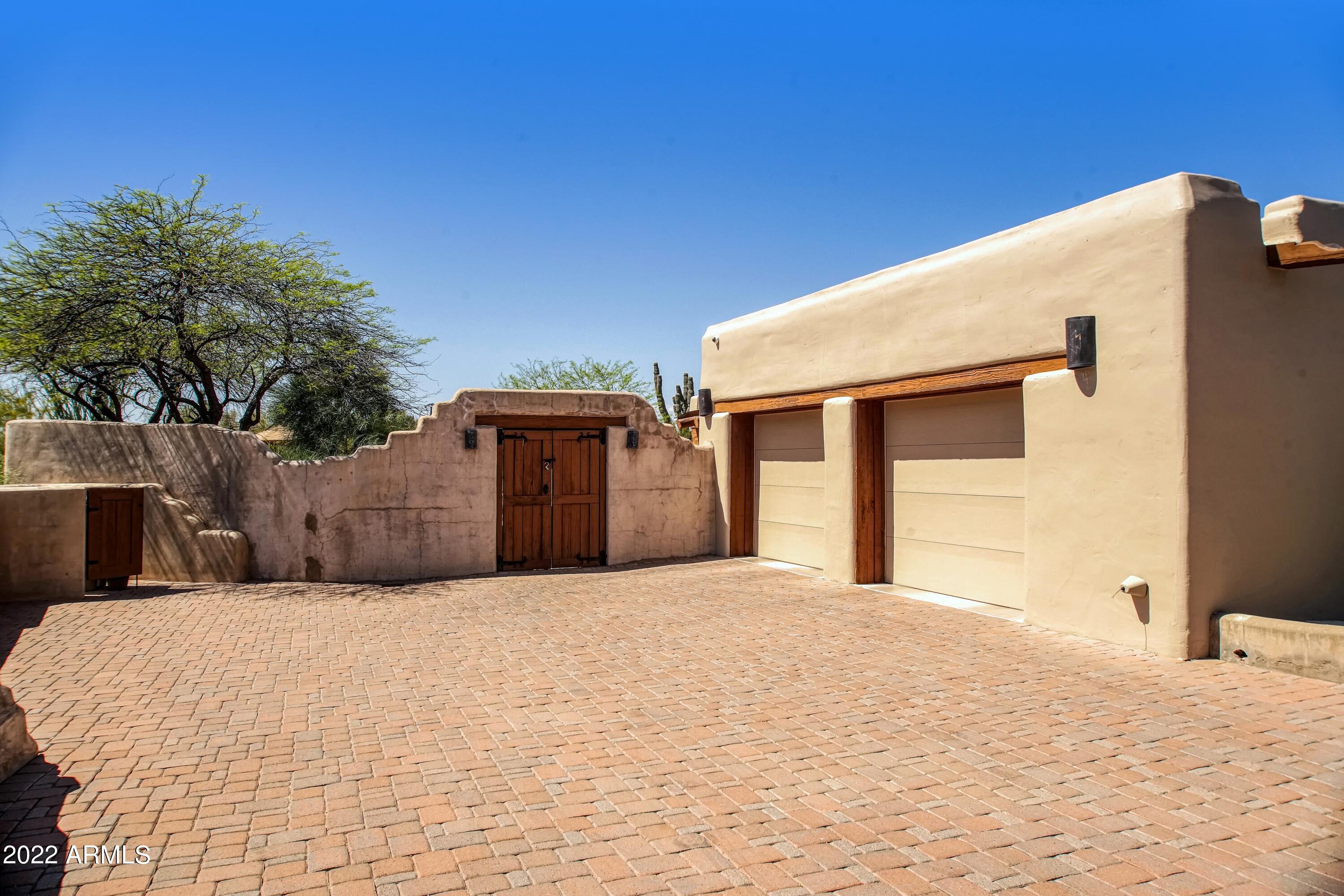 7614 E ROCKING CHAIR Road