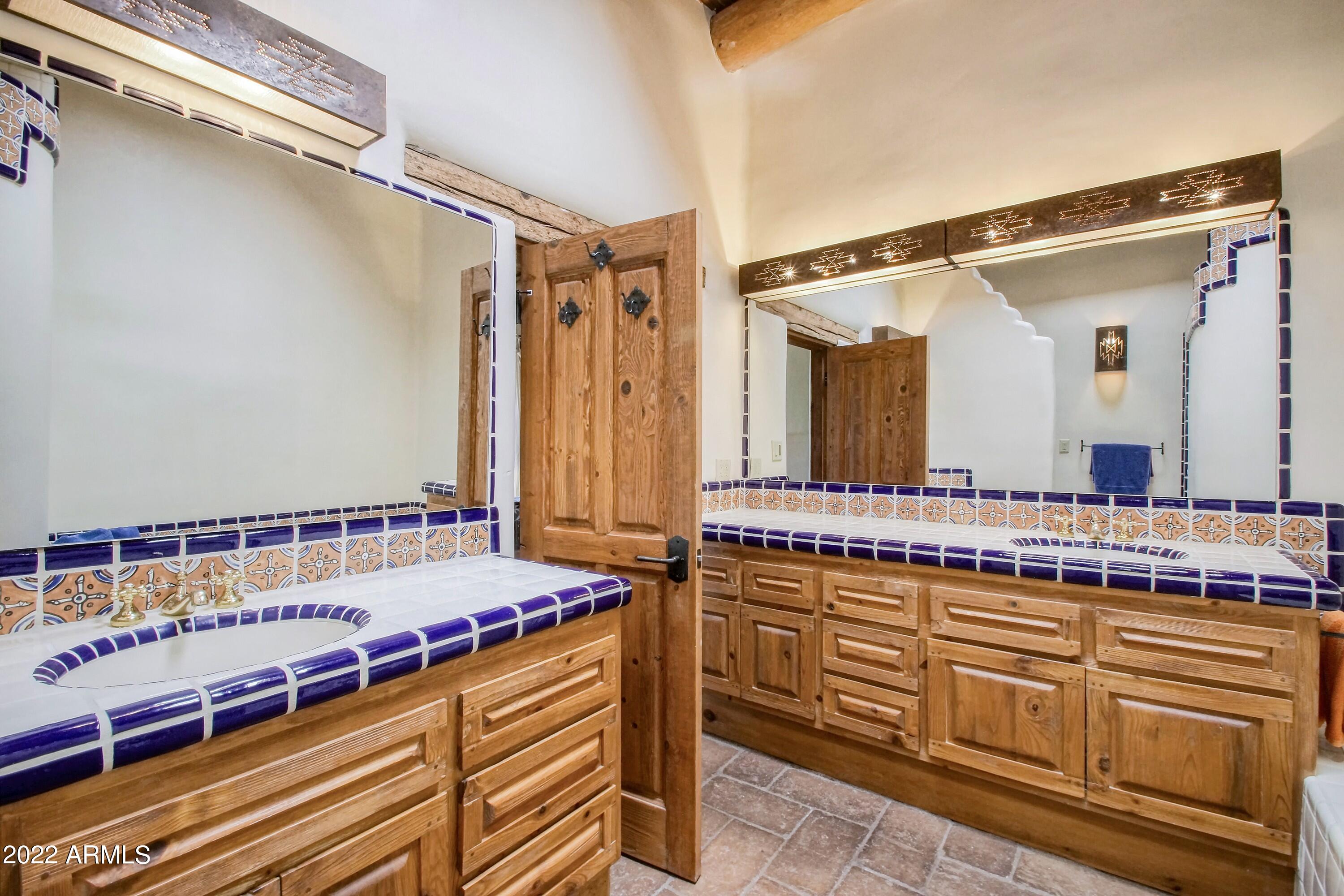 7614 E ROCKING CHAIR Road