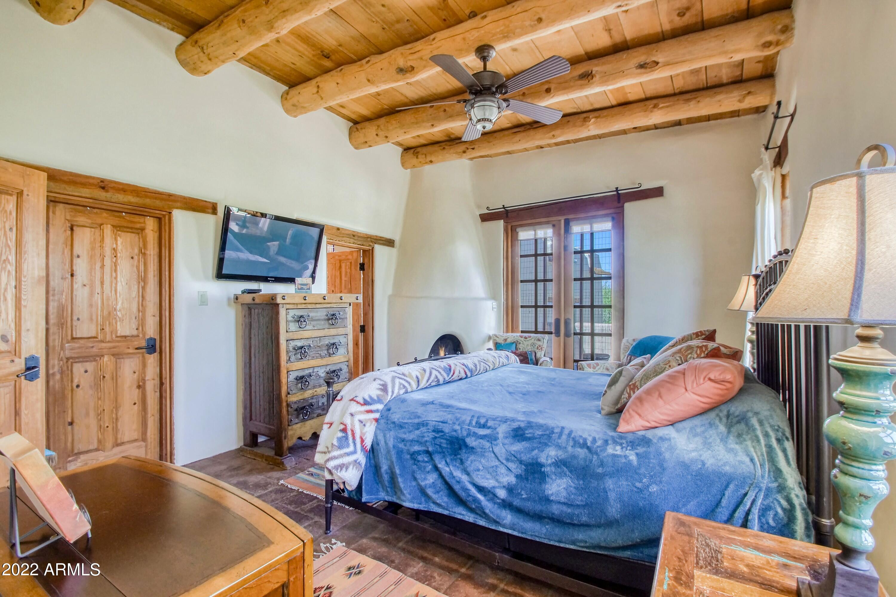 7614 E ROCKING CHAIR Road