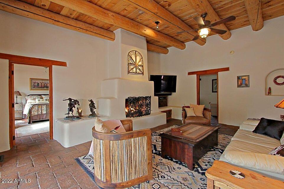 7614 E ROCKING CHAIR Road
