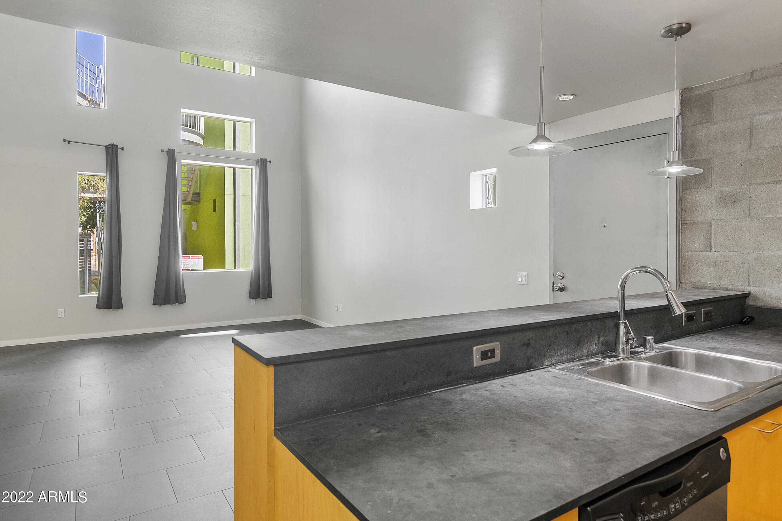 1111 W University Drive Unit: 1028