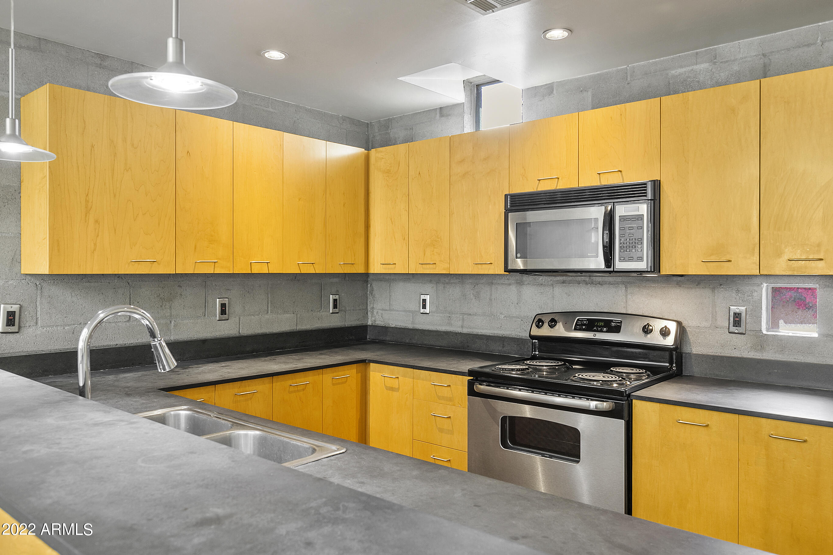 1111 W University Drive Unit: 1028