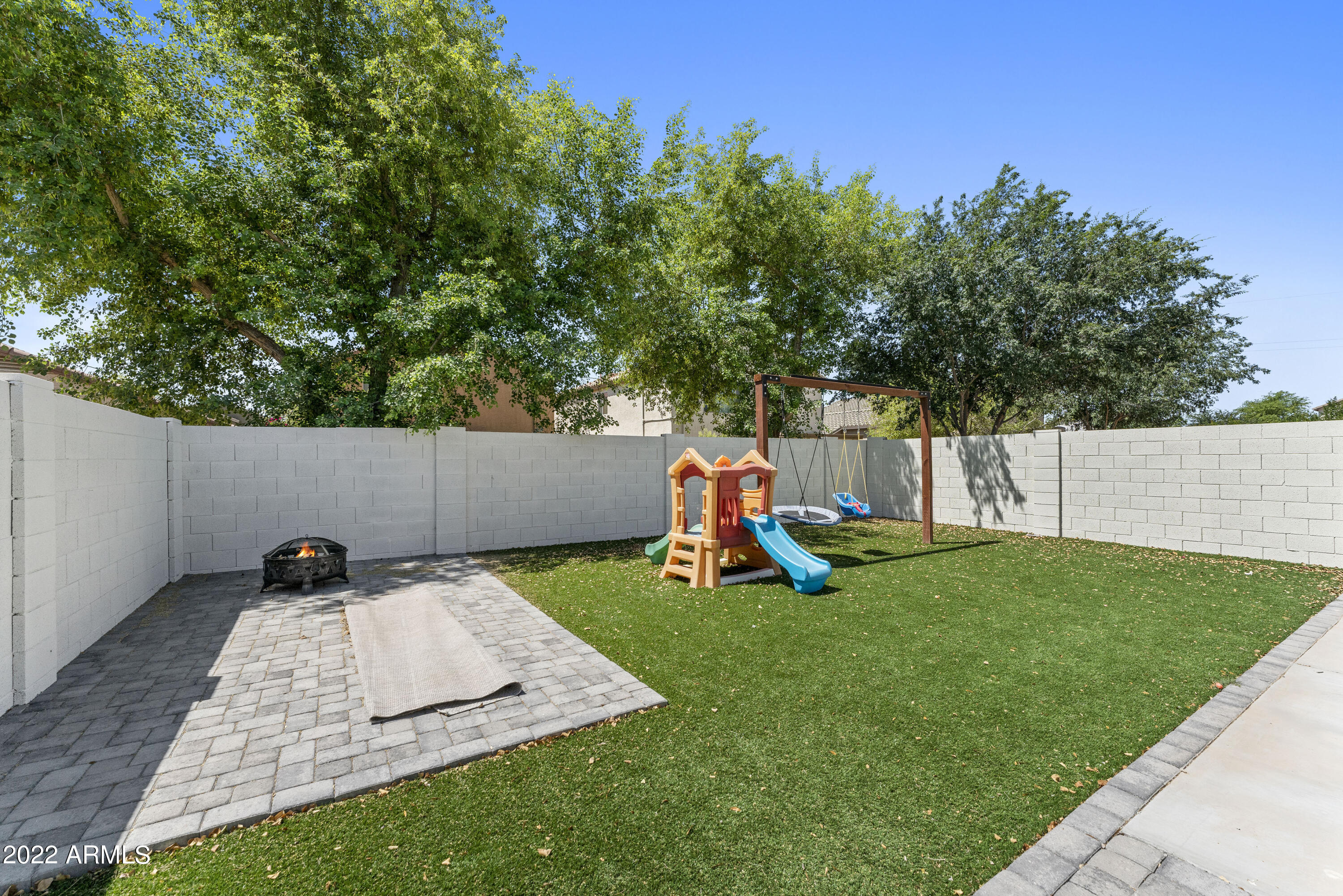 385 E PENNY Lane
