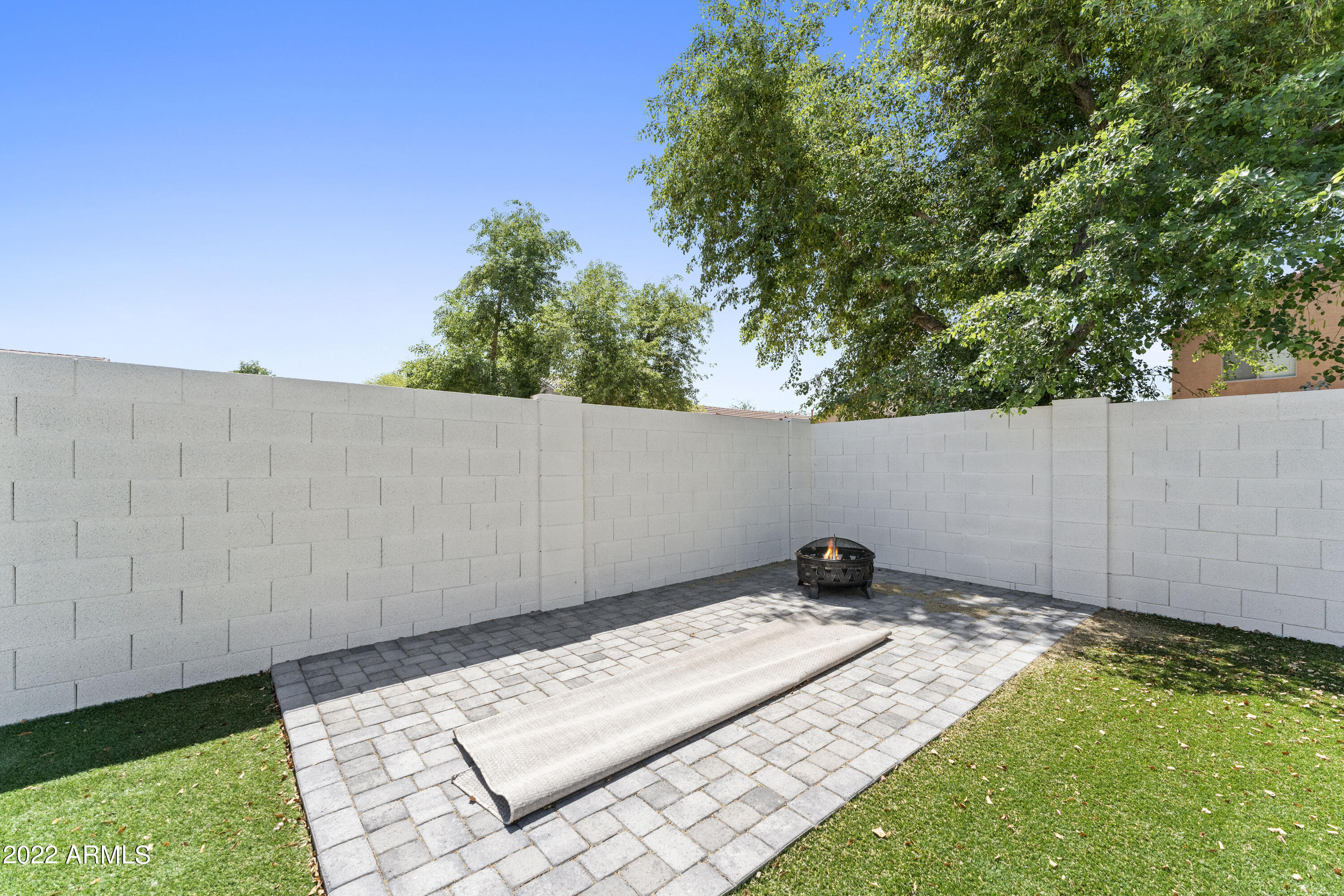 385 E PENNY Lane