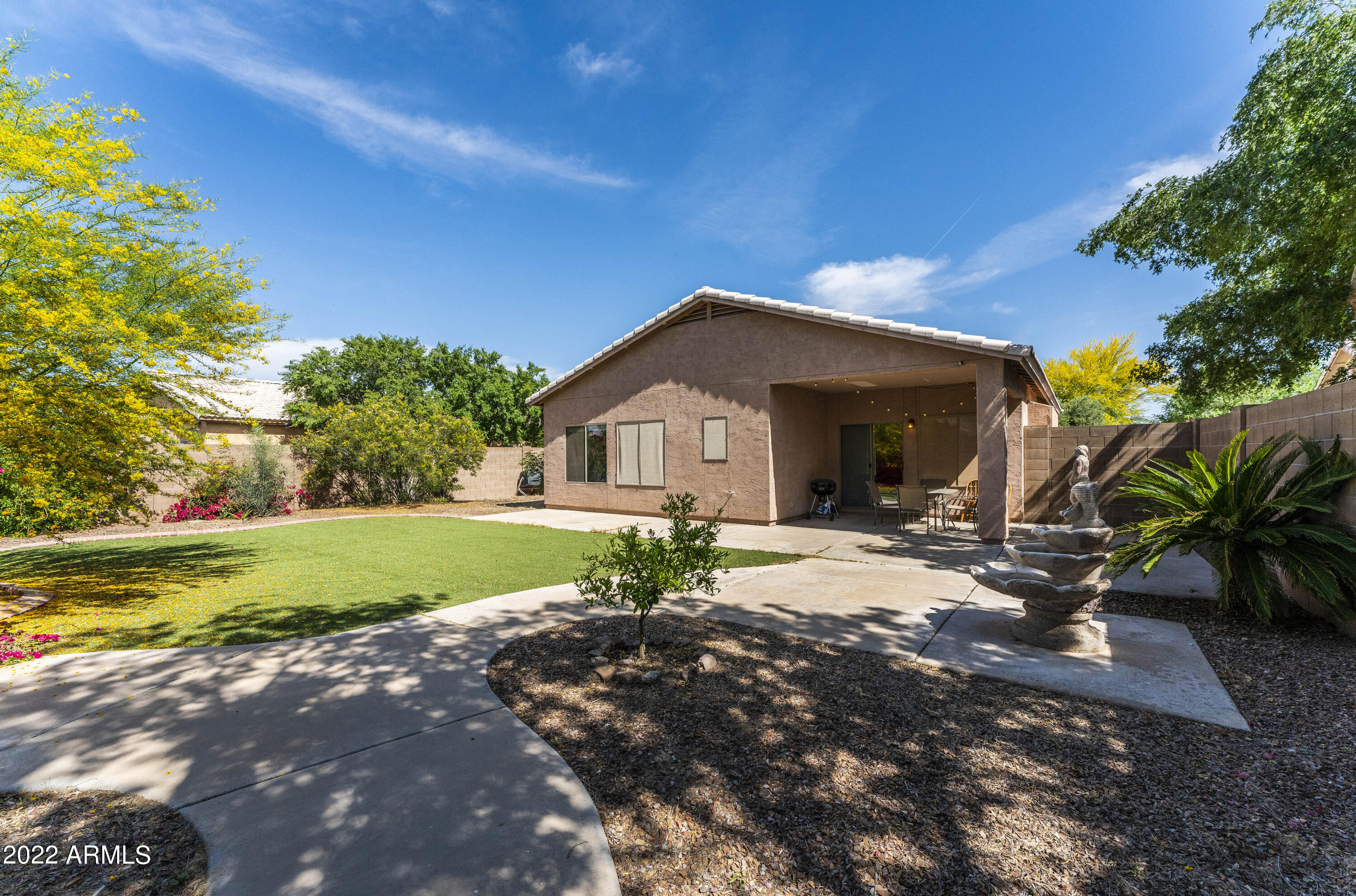 546 E SHAWNEE Road