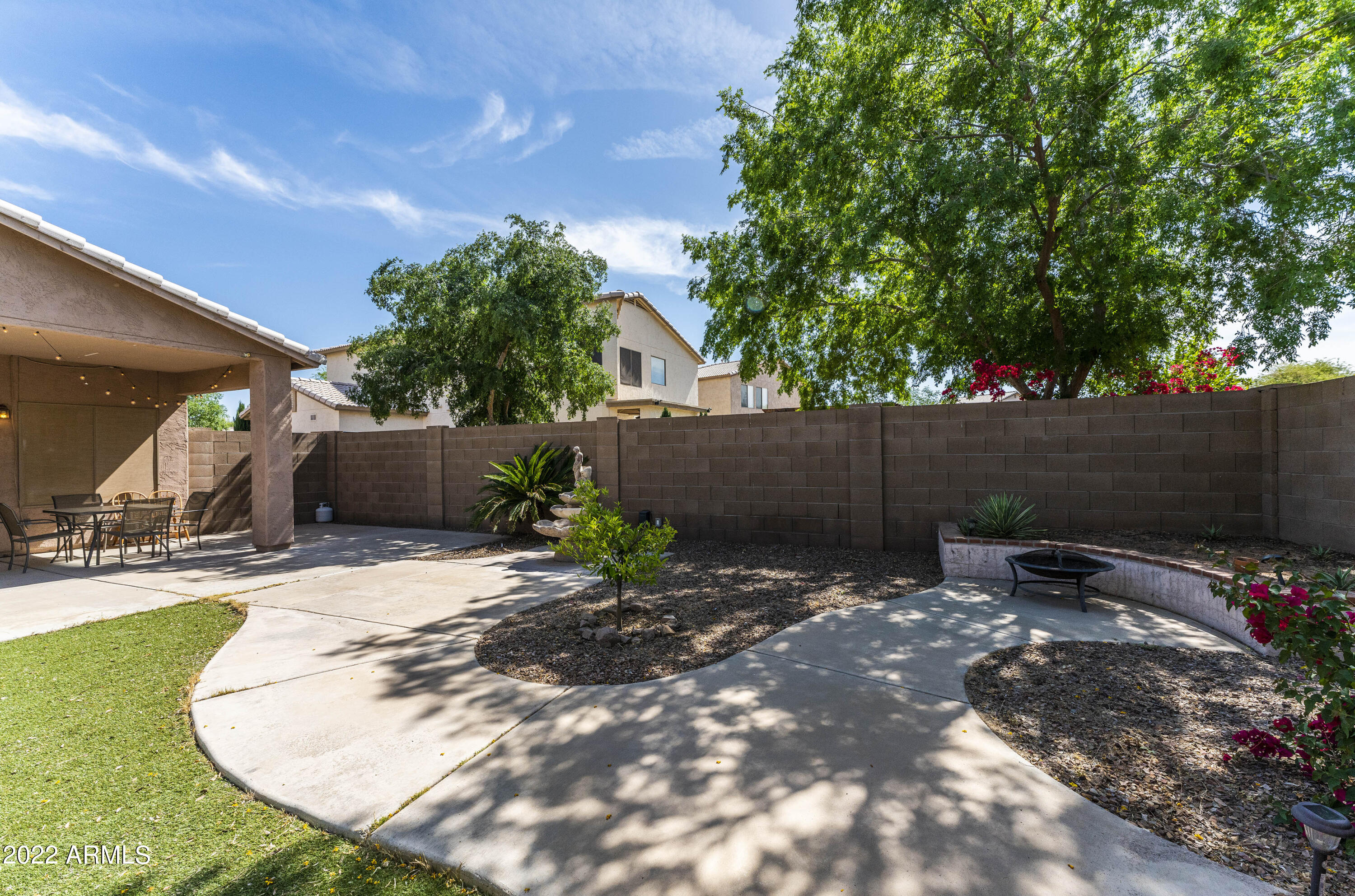 546 E SHAWNEE Road