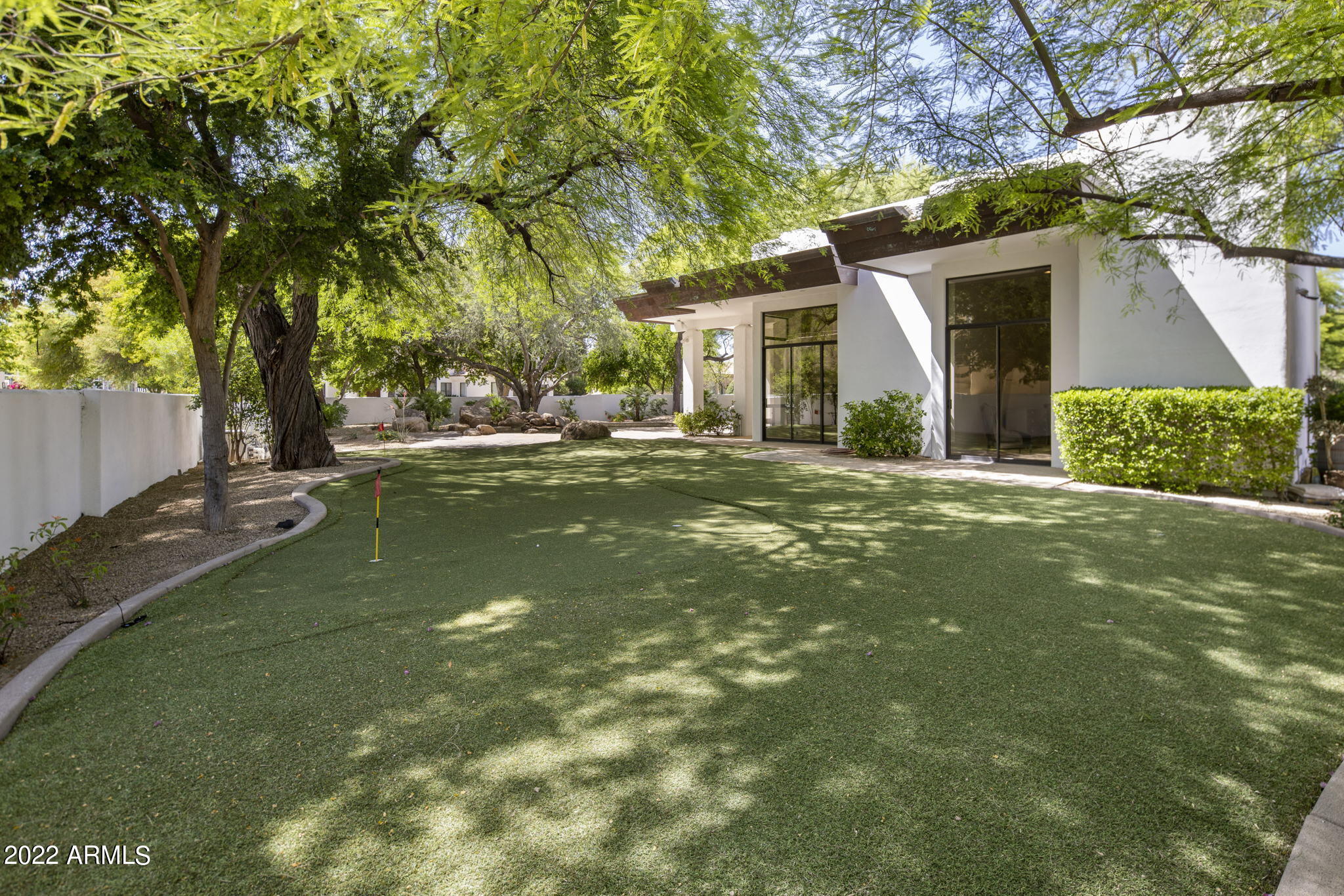 8487 N Canta Bello --