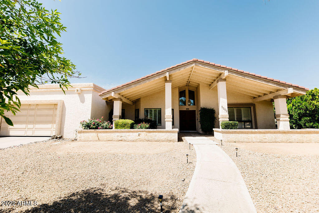 5202 E SHAW BUTTE Drive