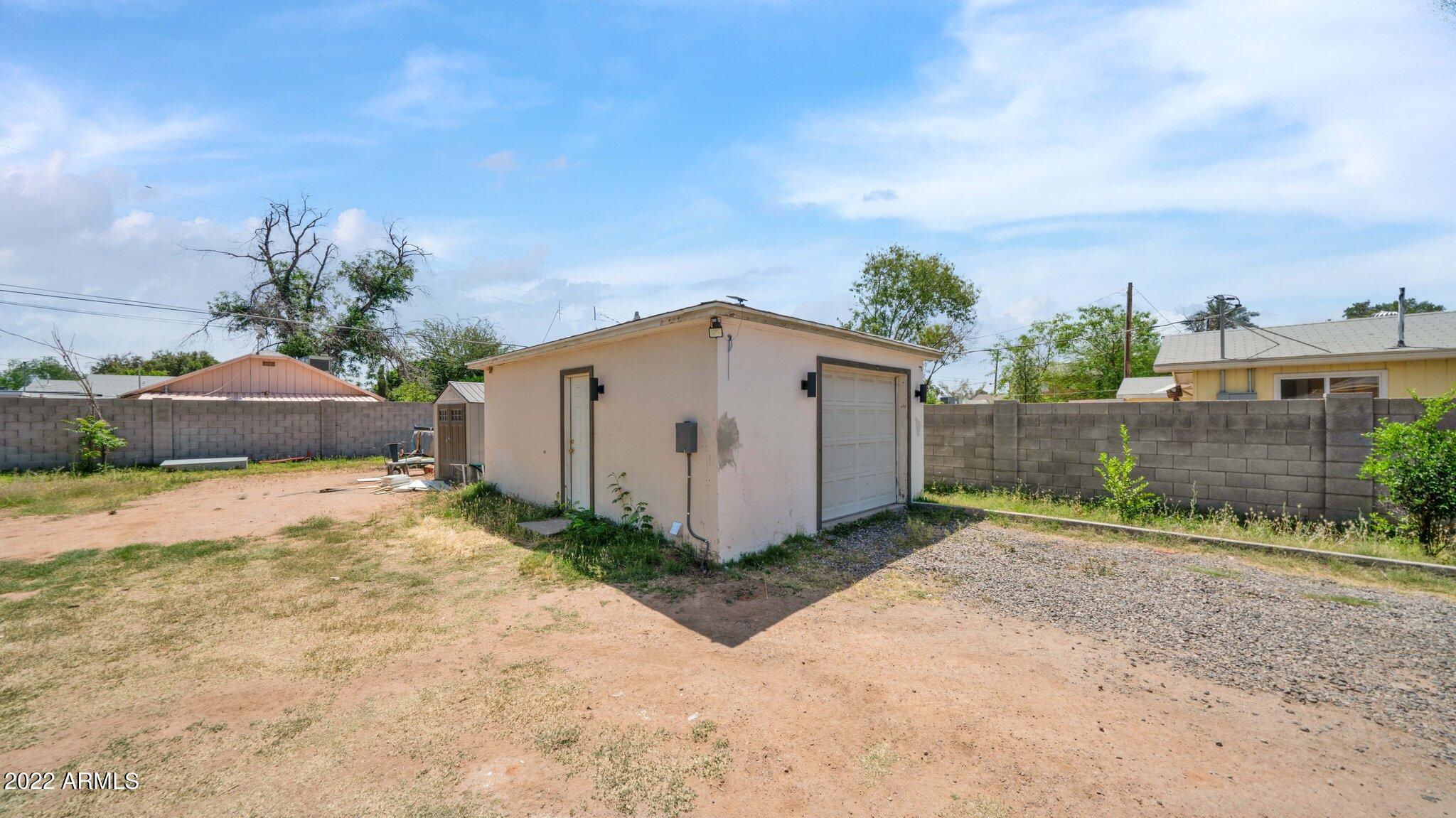 2615 N 29TH Place