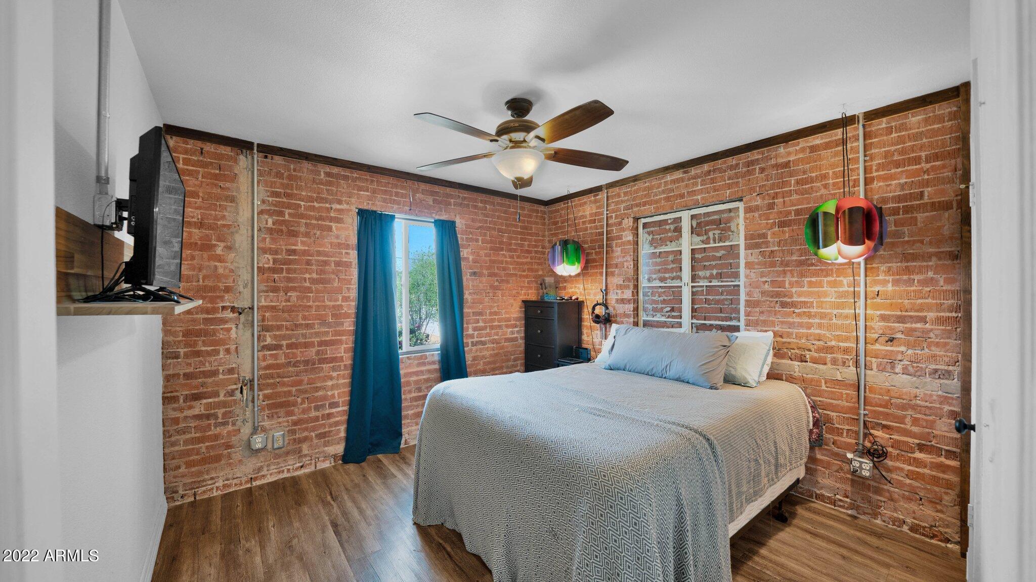 2615 N 29TH Place
