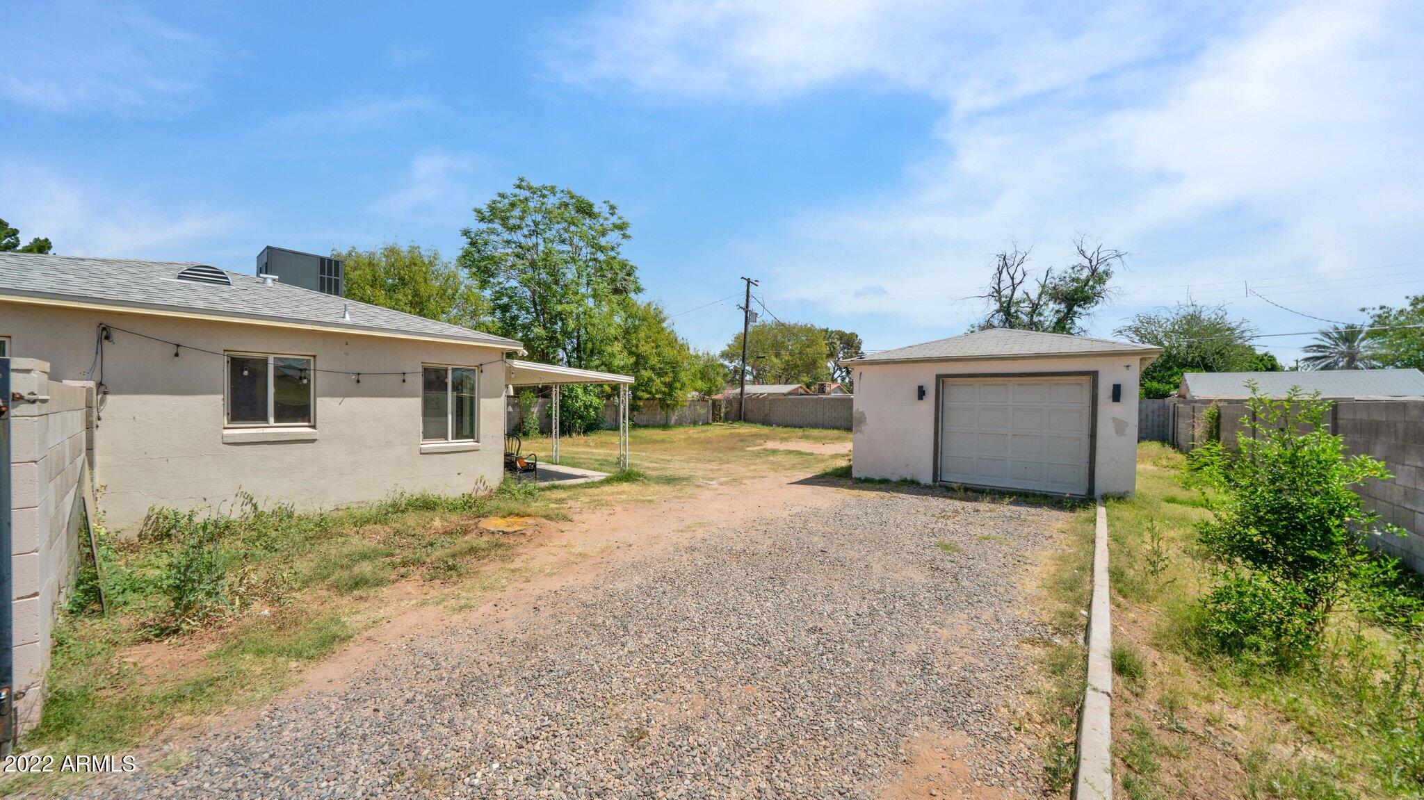 2615 N 29TH Place