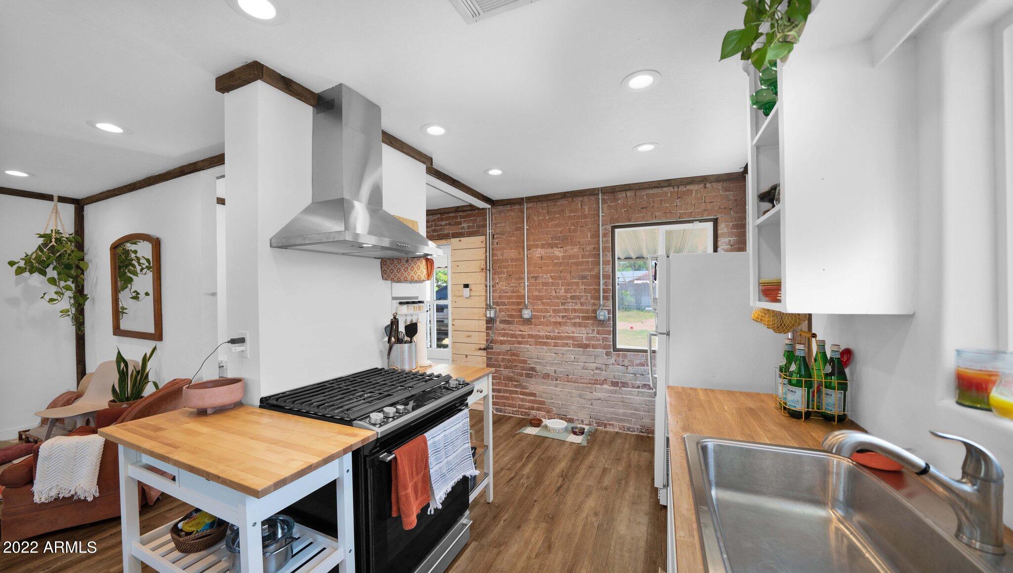 2615 N 29TH Place