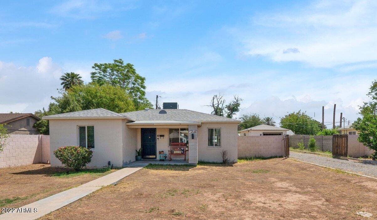2615 N 29TH Place