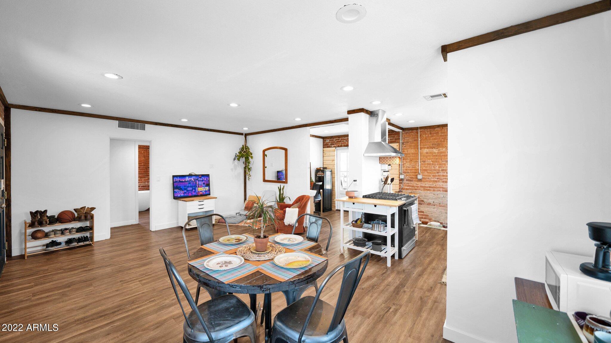 2615 N 29TH Place