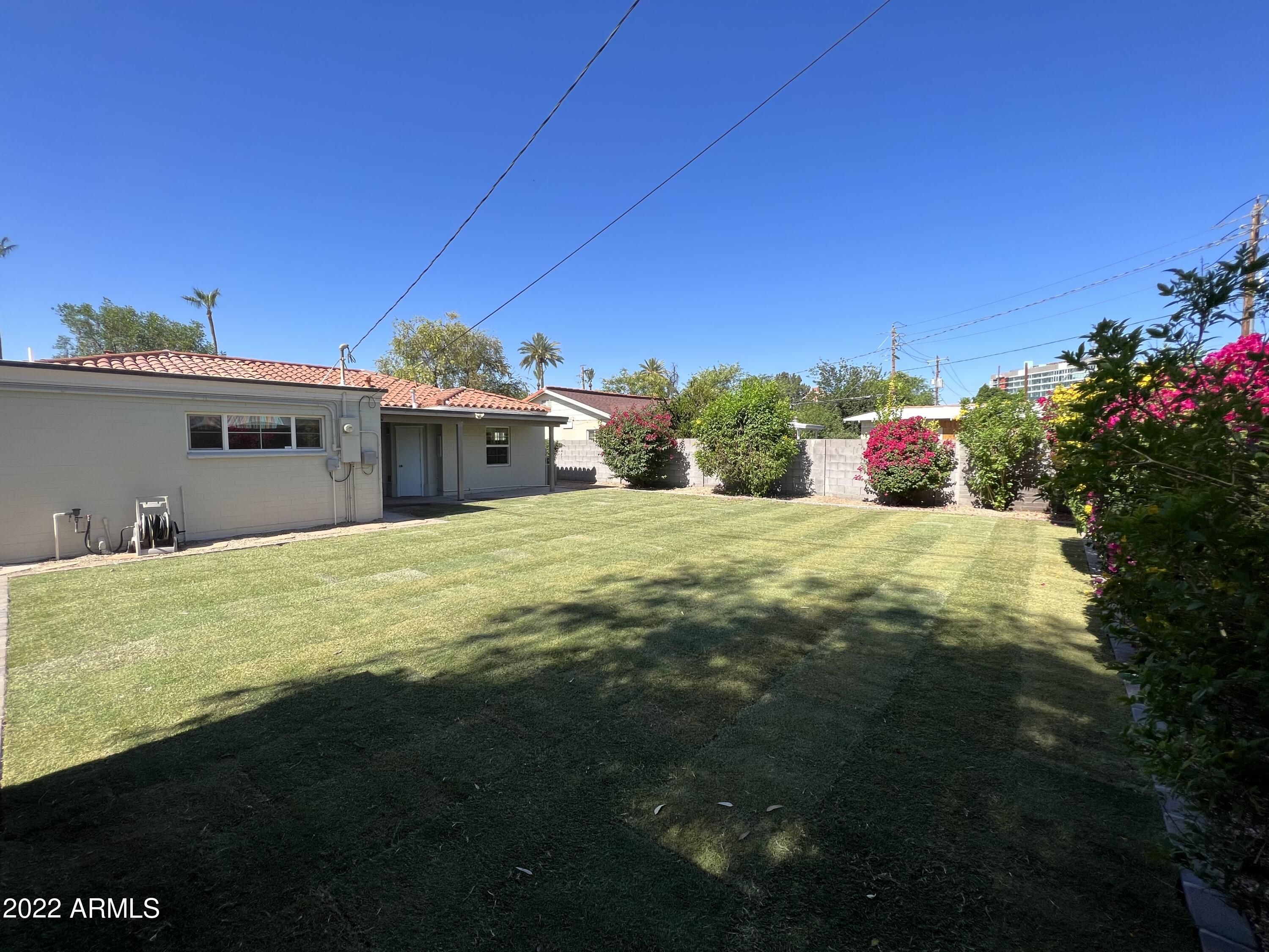 306 E MARIPOSA Street