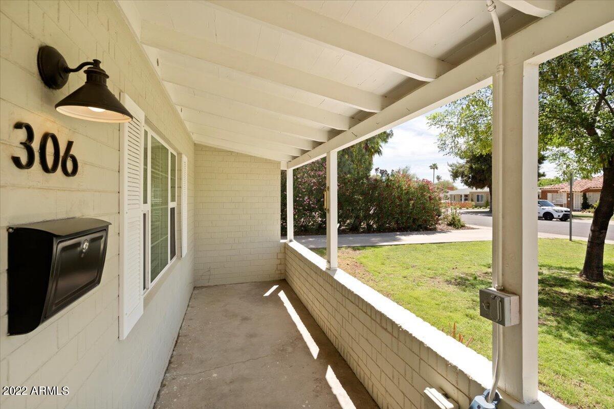306 E MARIPOSA Street