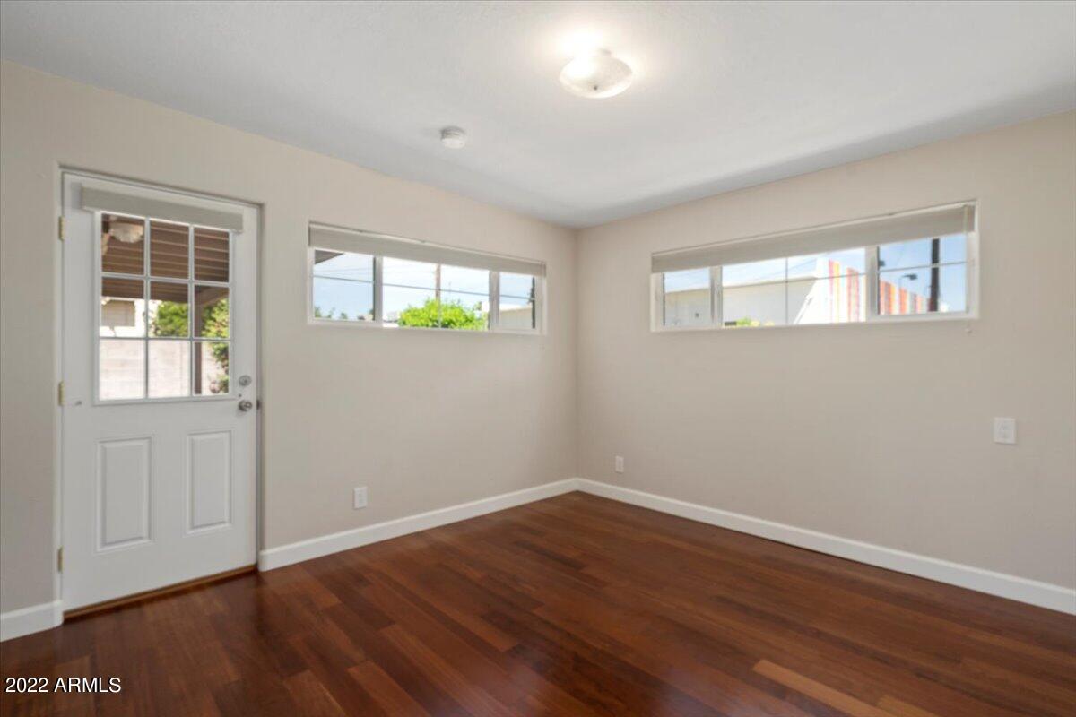 306 E MARIPOSA Street