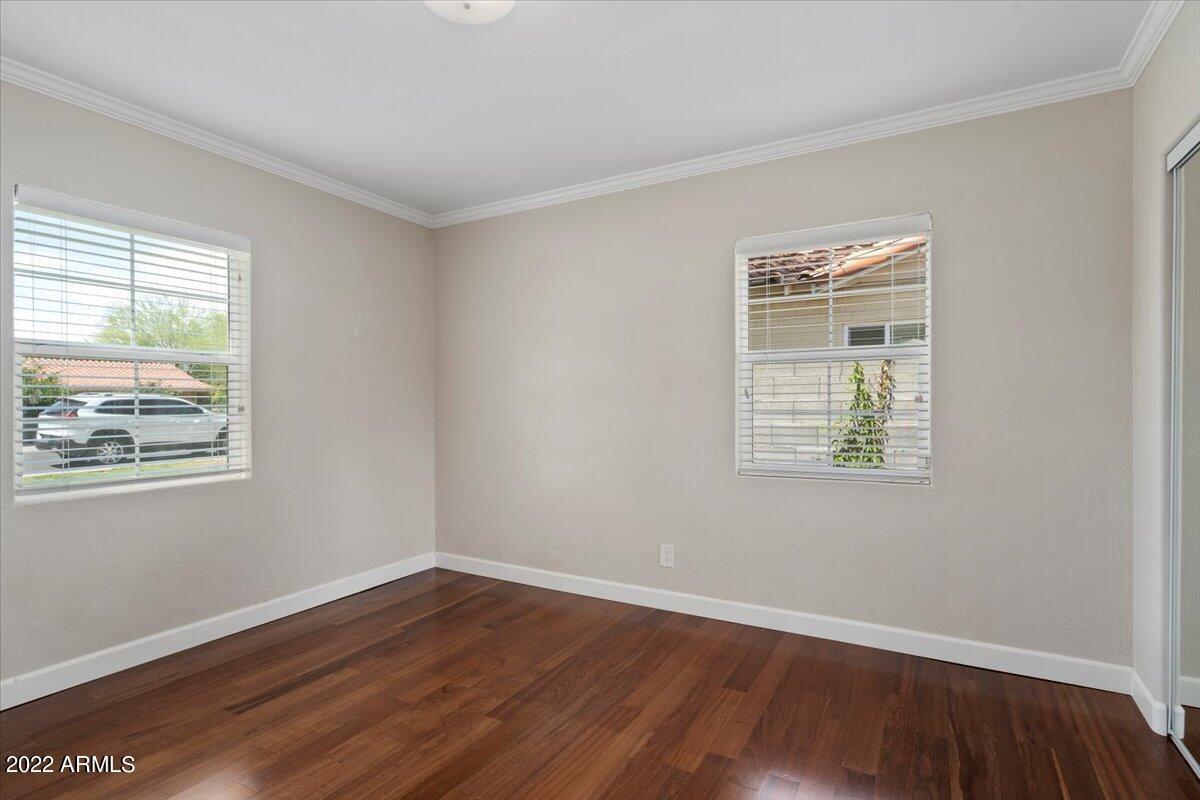 306 E MARIPOSA Street