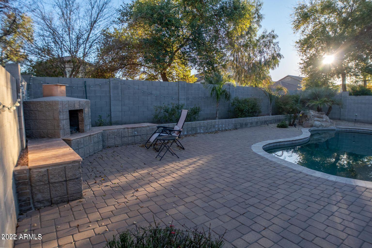 4533 E COUNTY DOWN Drive