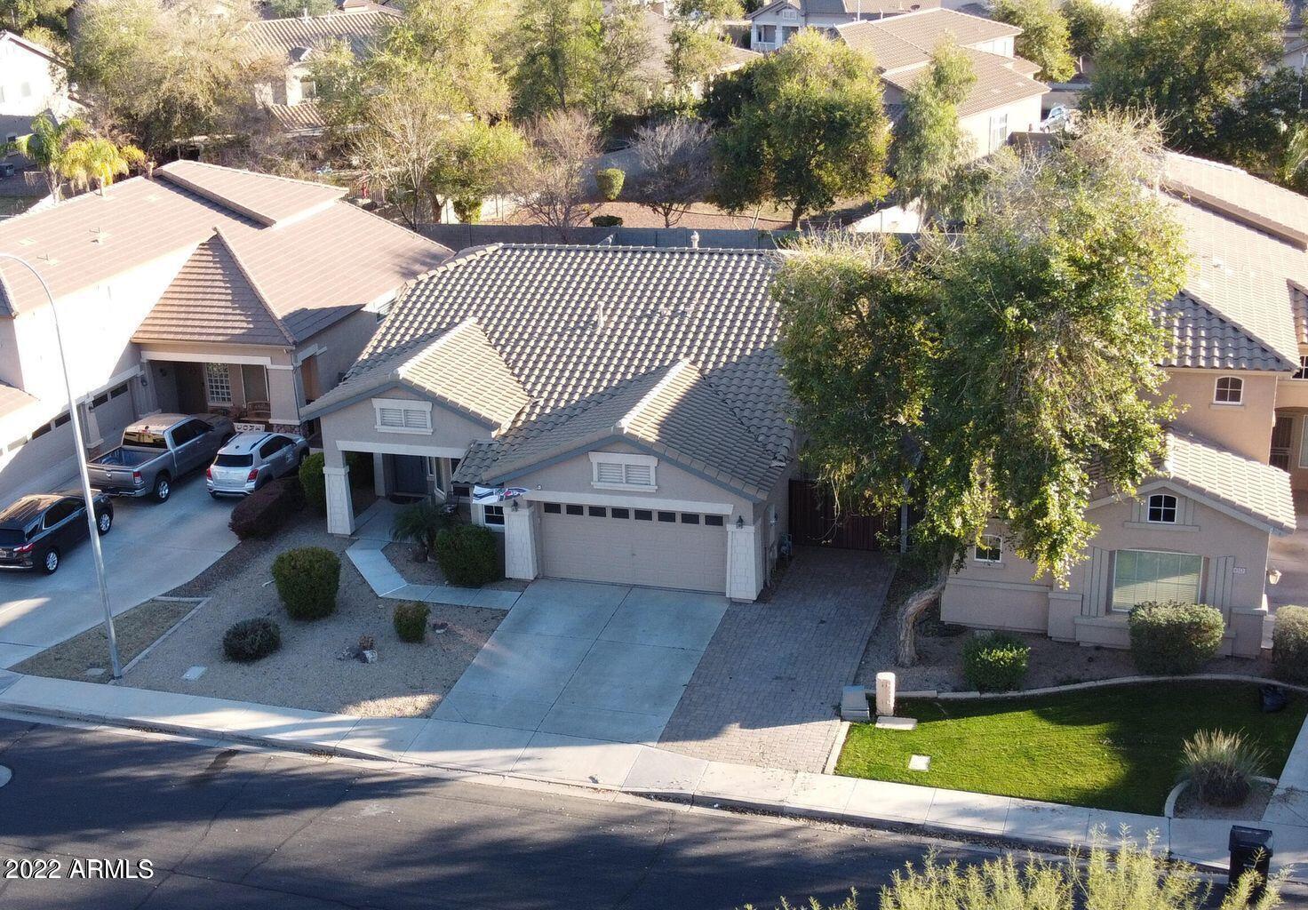 4533 E COUNTY DOWN Drive
