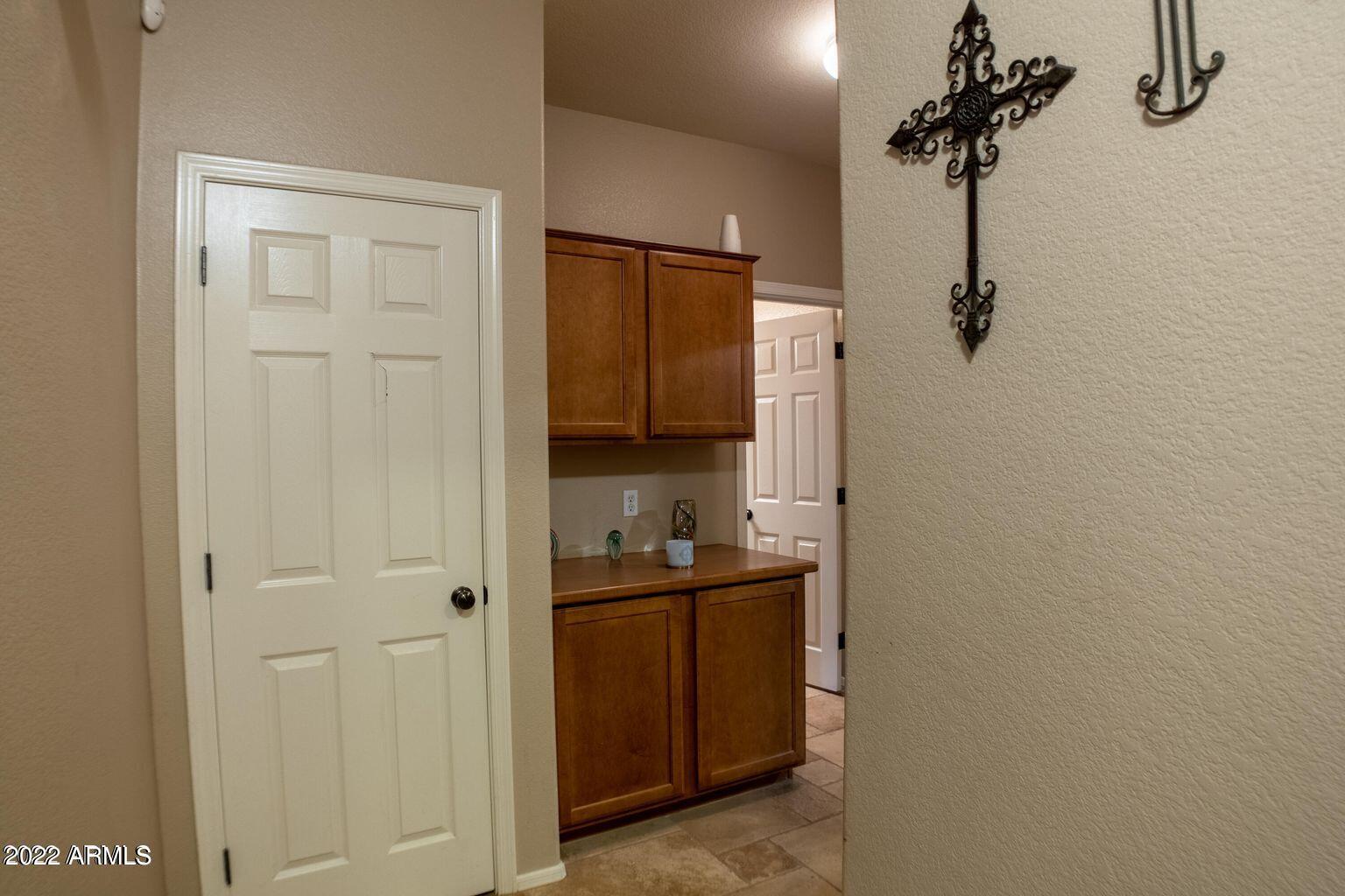 4533 E COUNTY DOWN Drive