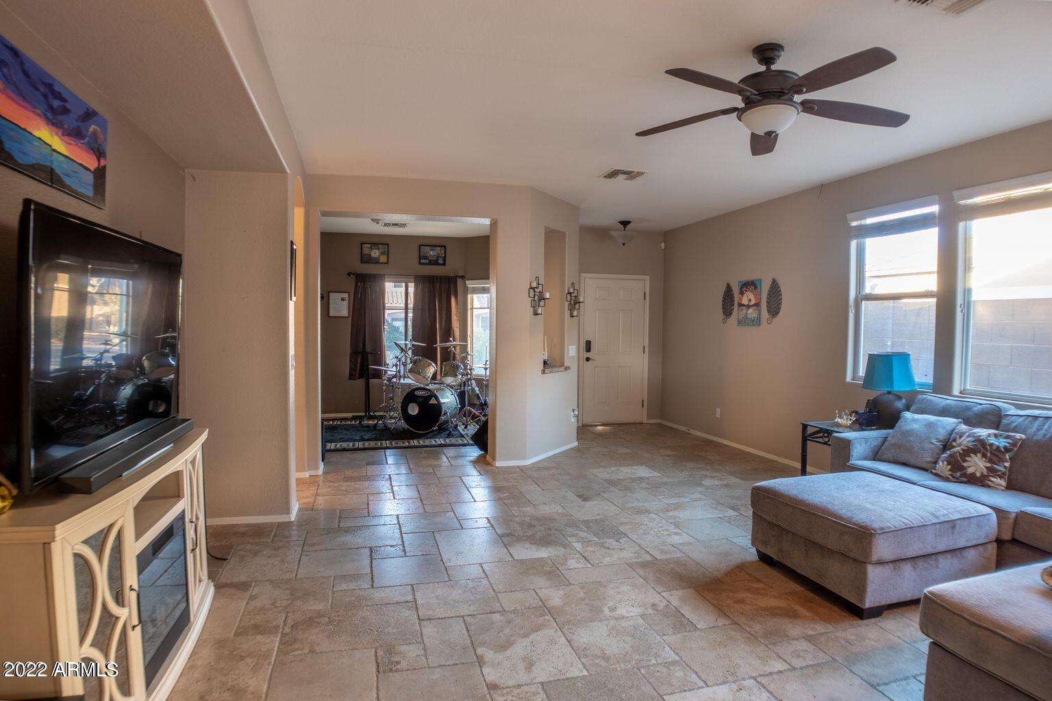 4533 E COUNTY DOWN Drive