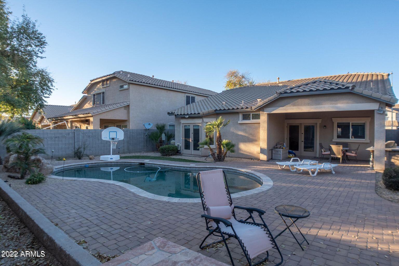 4533 E COUNTY DOWN Drive
