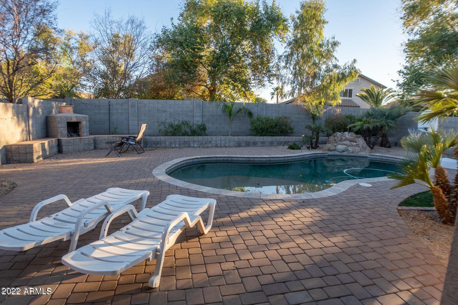 4533 E COUNTY DOWN Drive