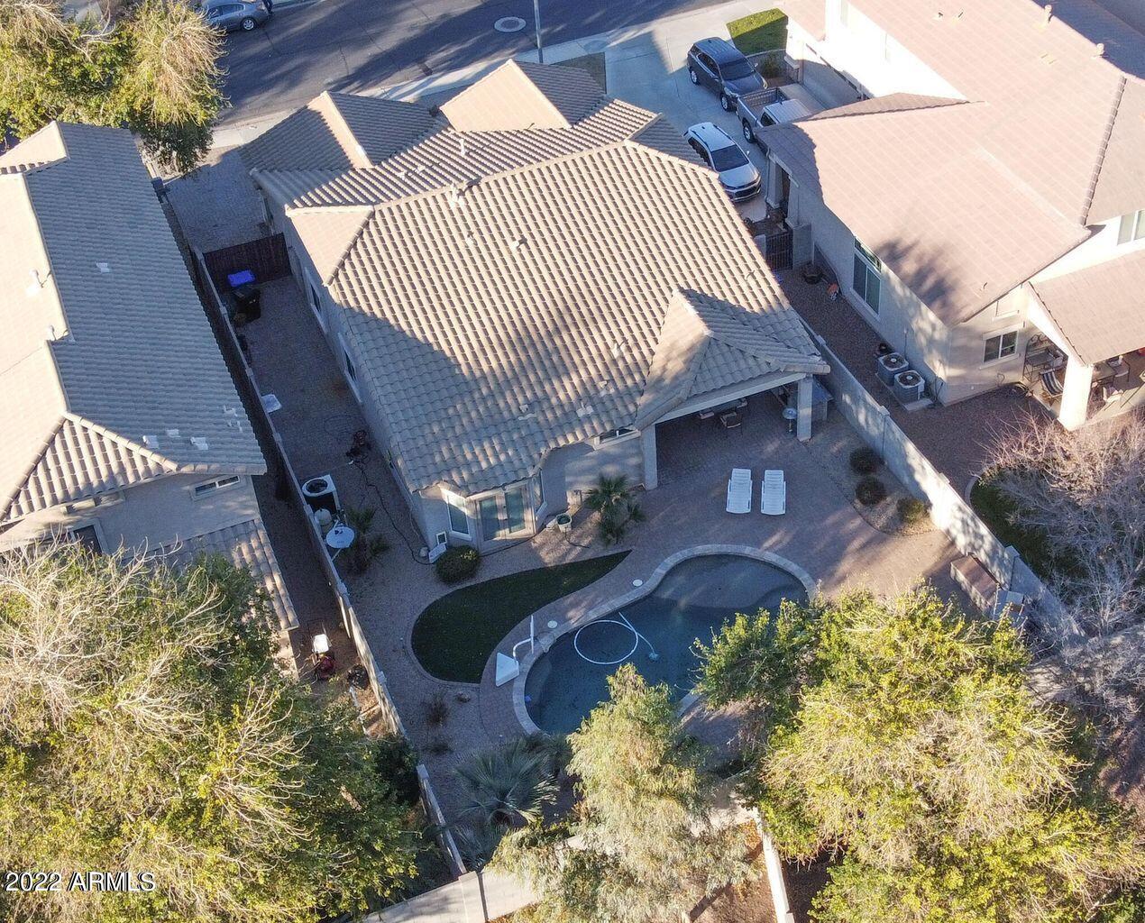 4533 E COUNTY DOWN Drive
