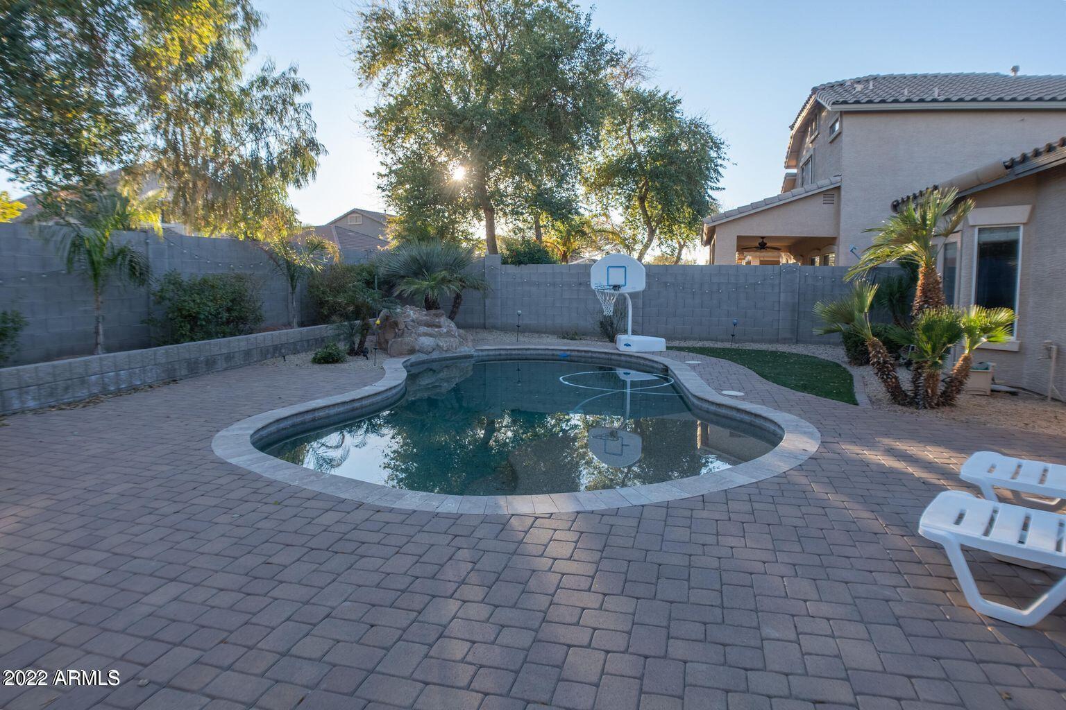 4533 E COUNTY DOWN Drive
