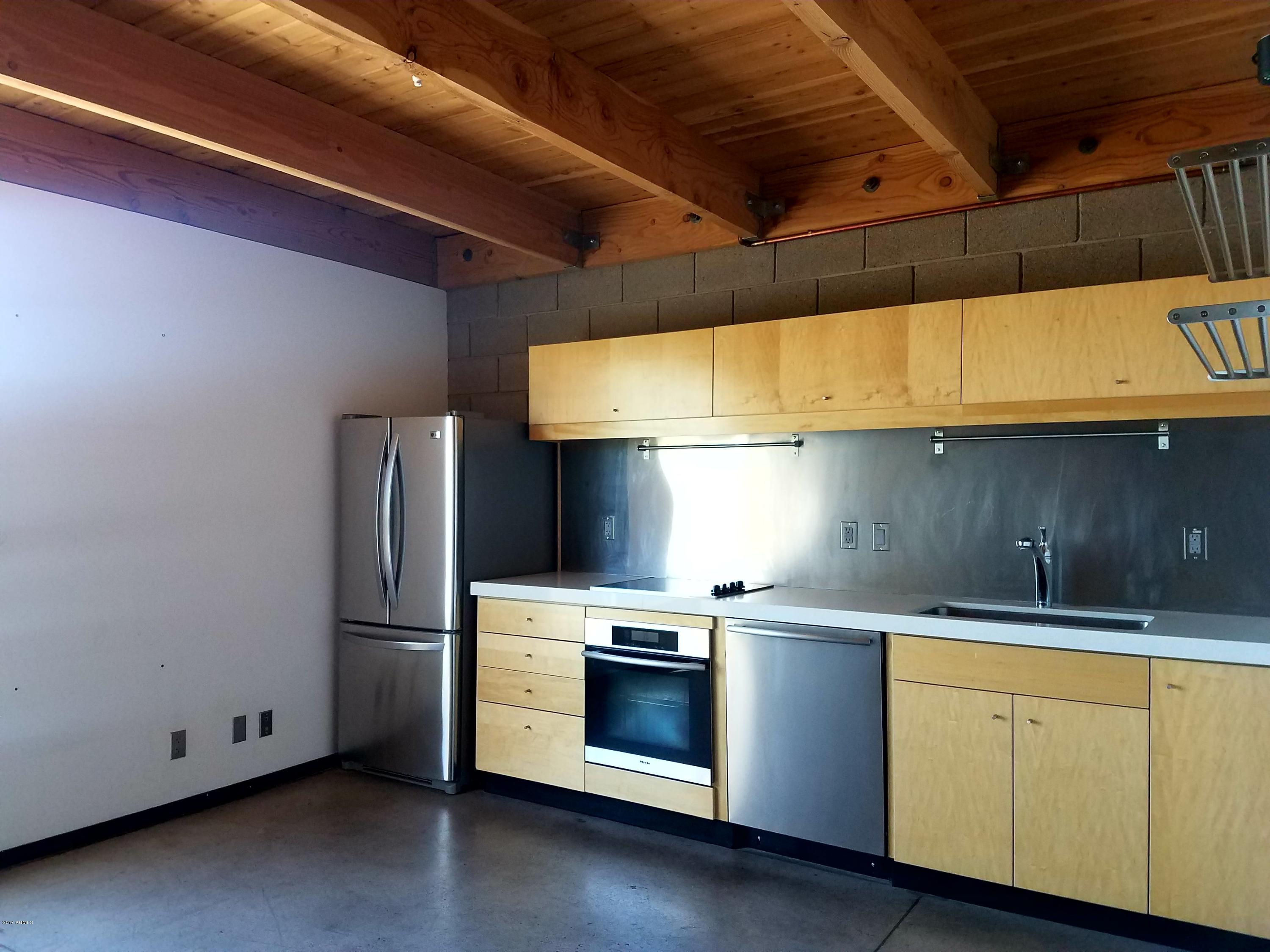 525 E WILLETTA Street Unit: 8