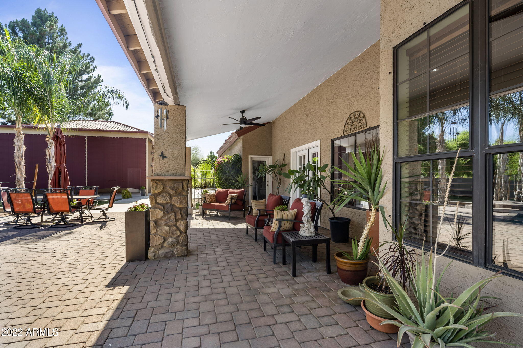 3635 E OASIS Circle
