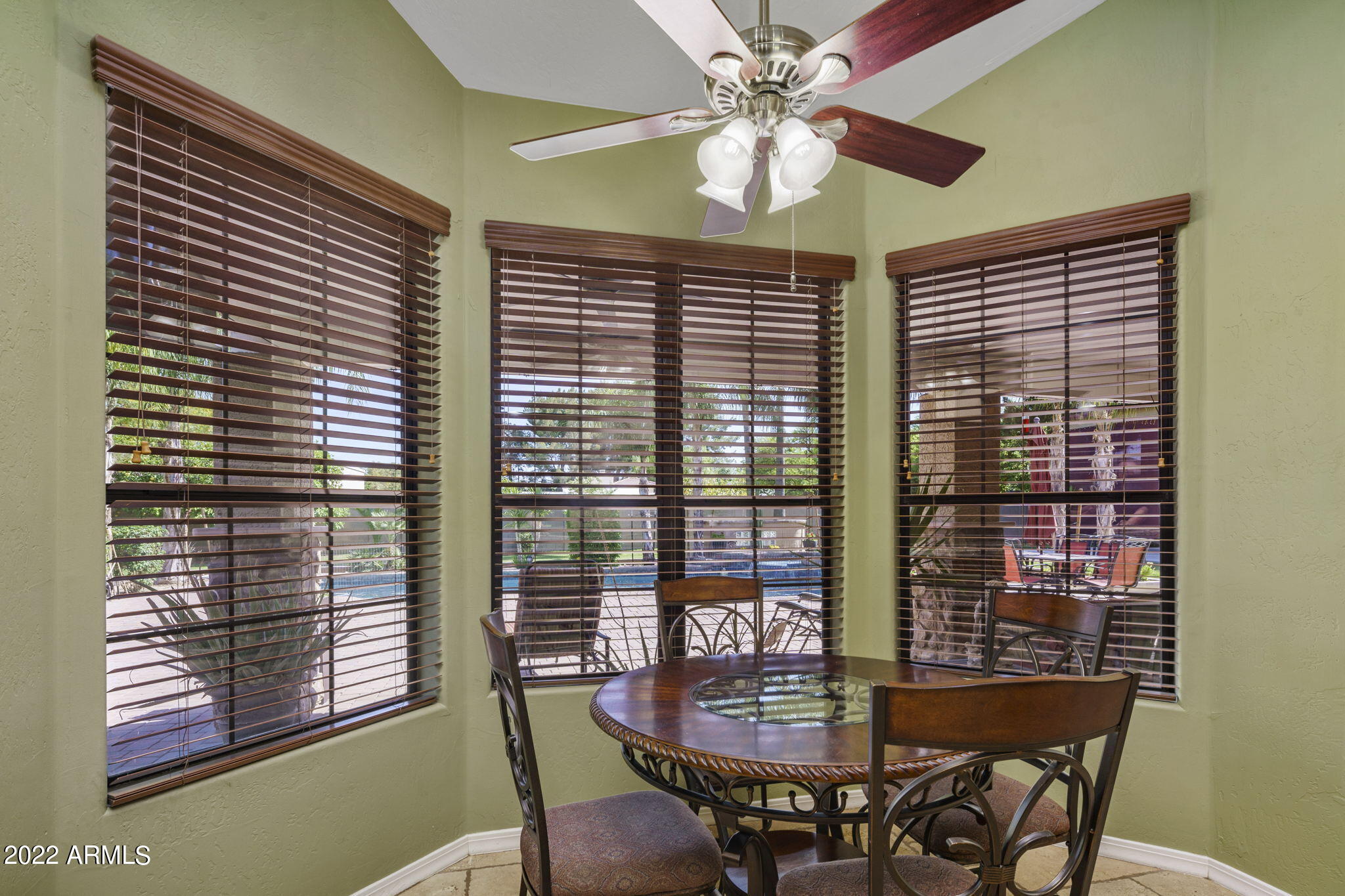 3635 E OASIS Circle
