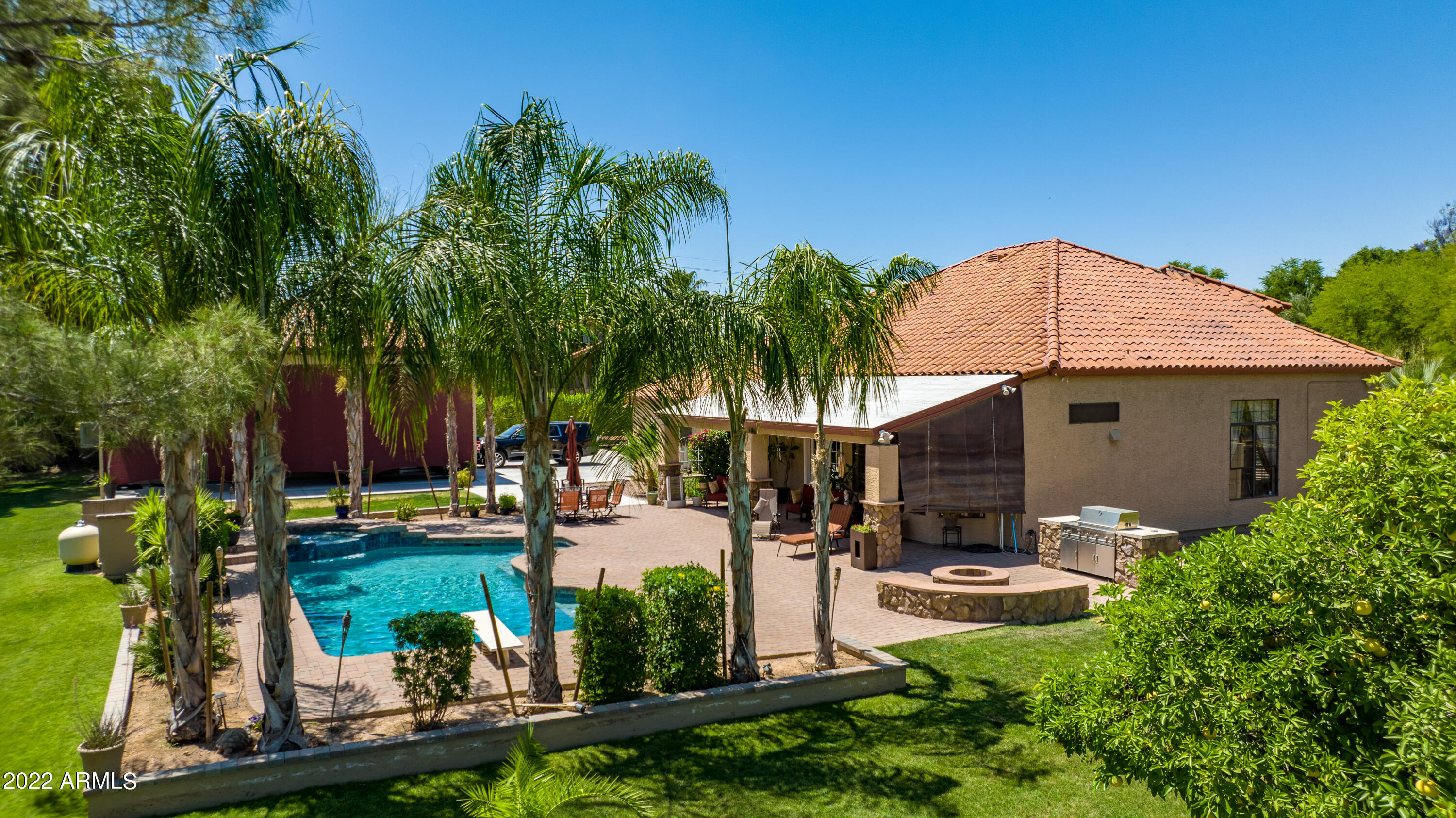 3635 E OASIS Circle