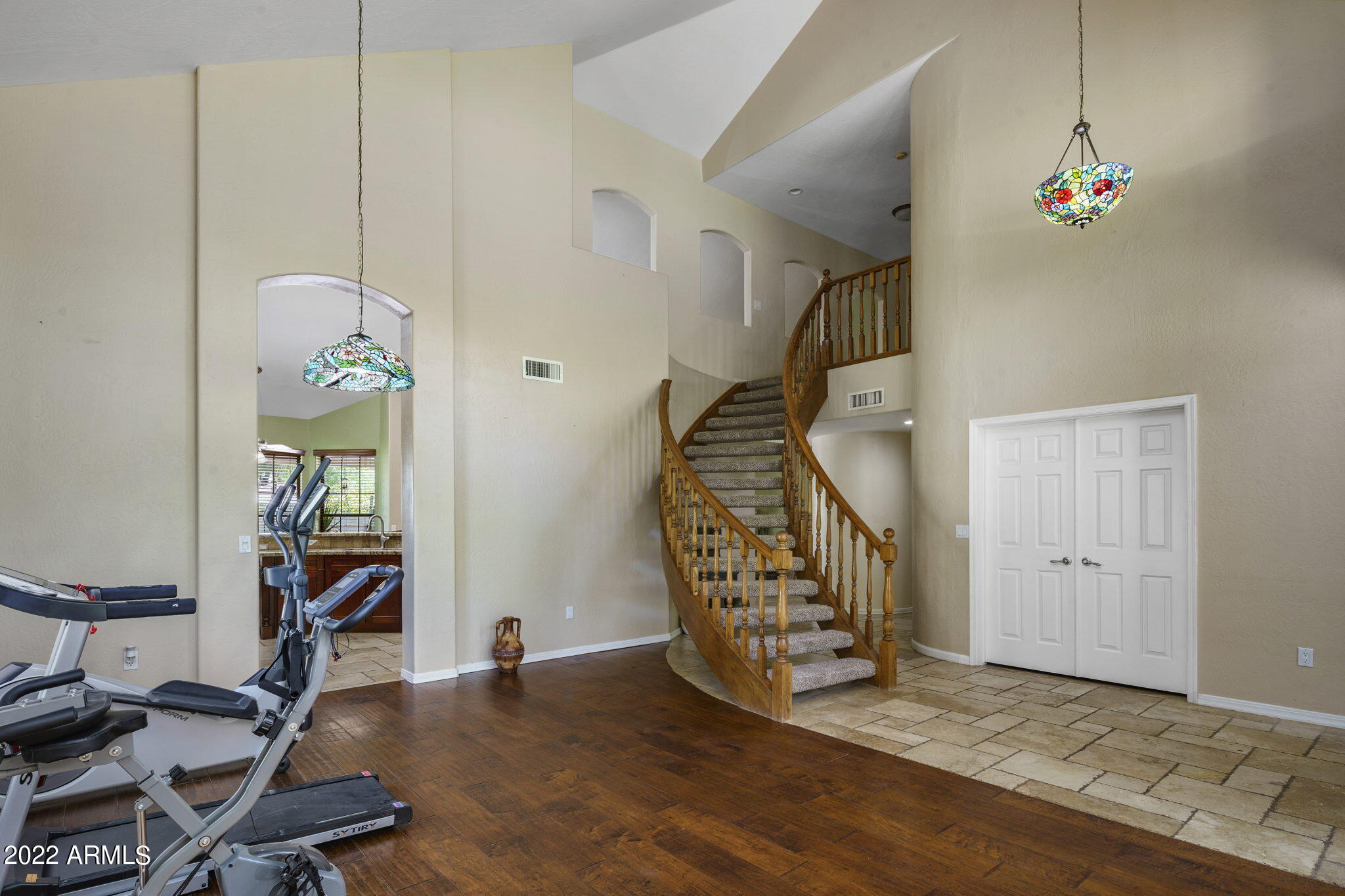 3635 E OASIS Circle