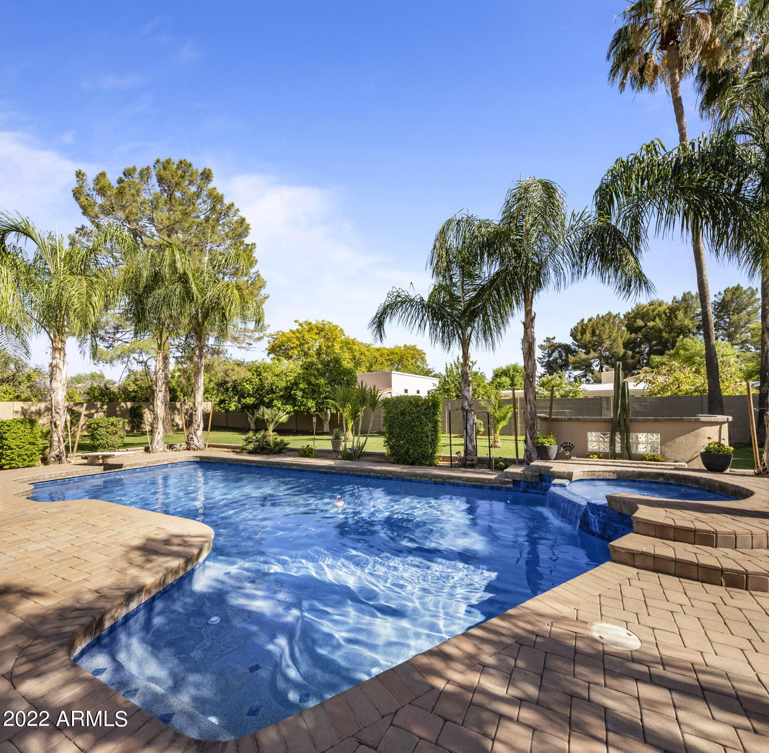 3635 E OASIS Circle