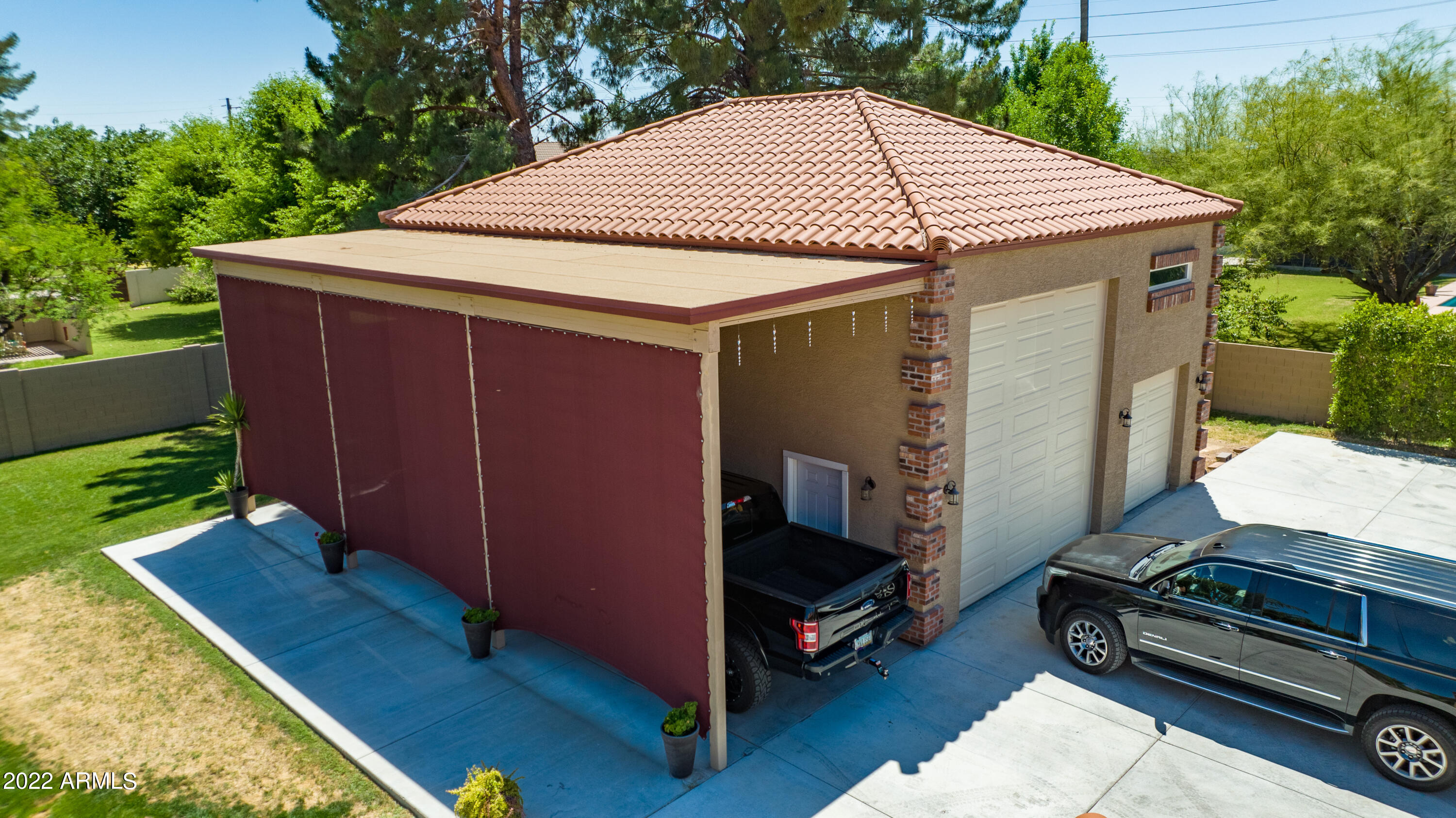 3635 E OASIS Circle
