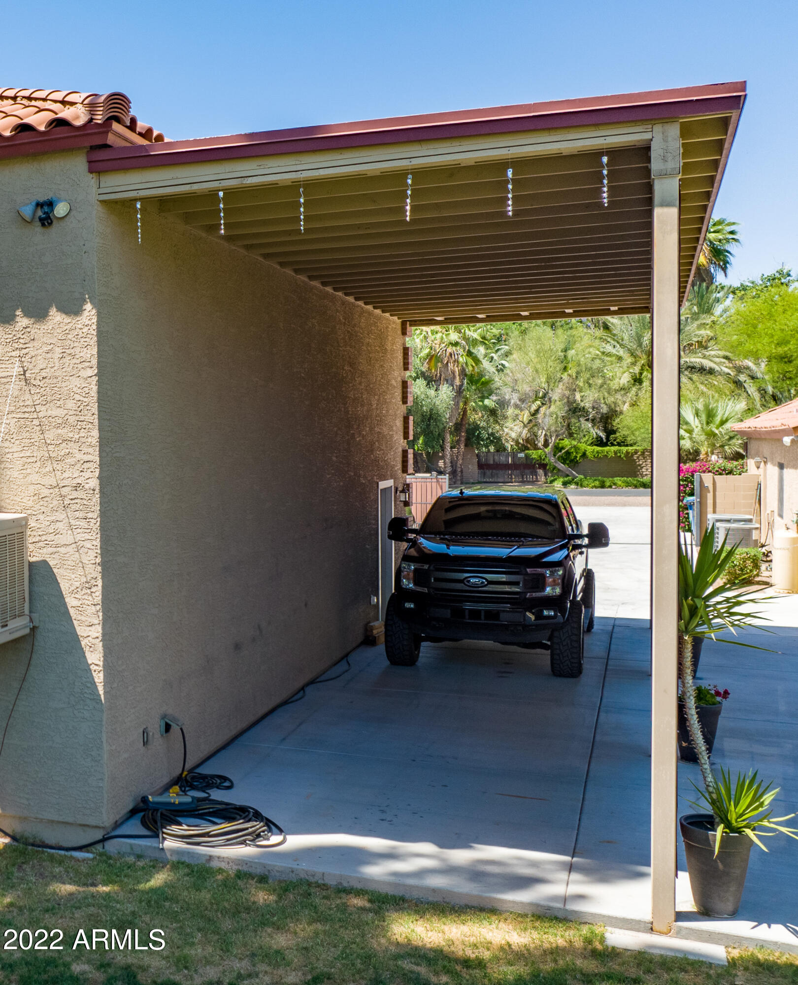 3635 E OASIS Circle