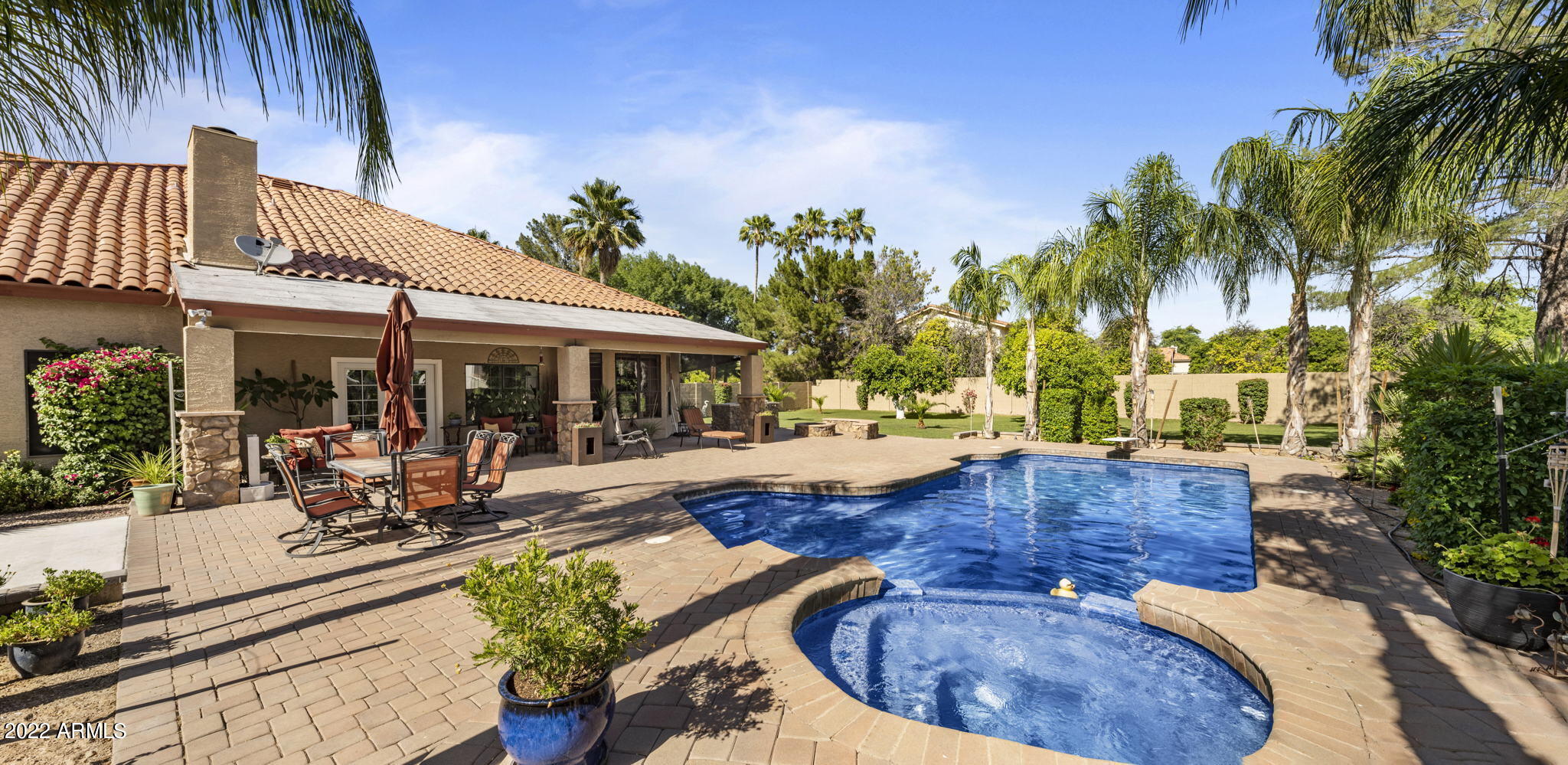 3635 E OASIS Circle