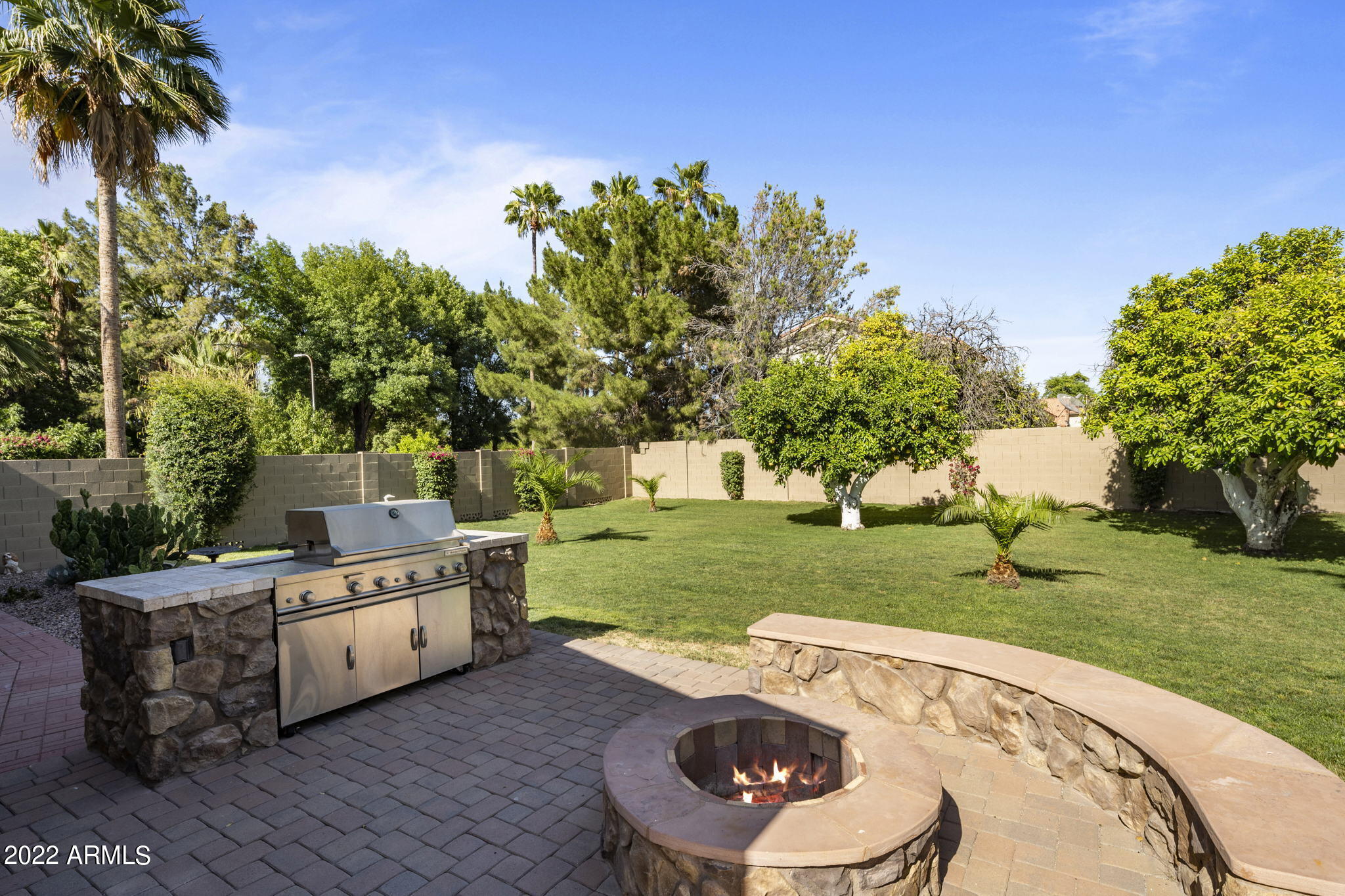 3635 E OASIS Circle