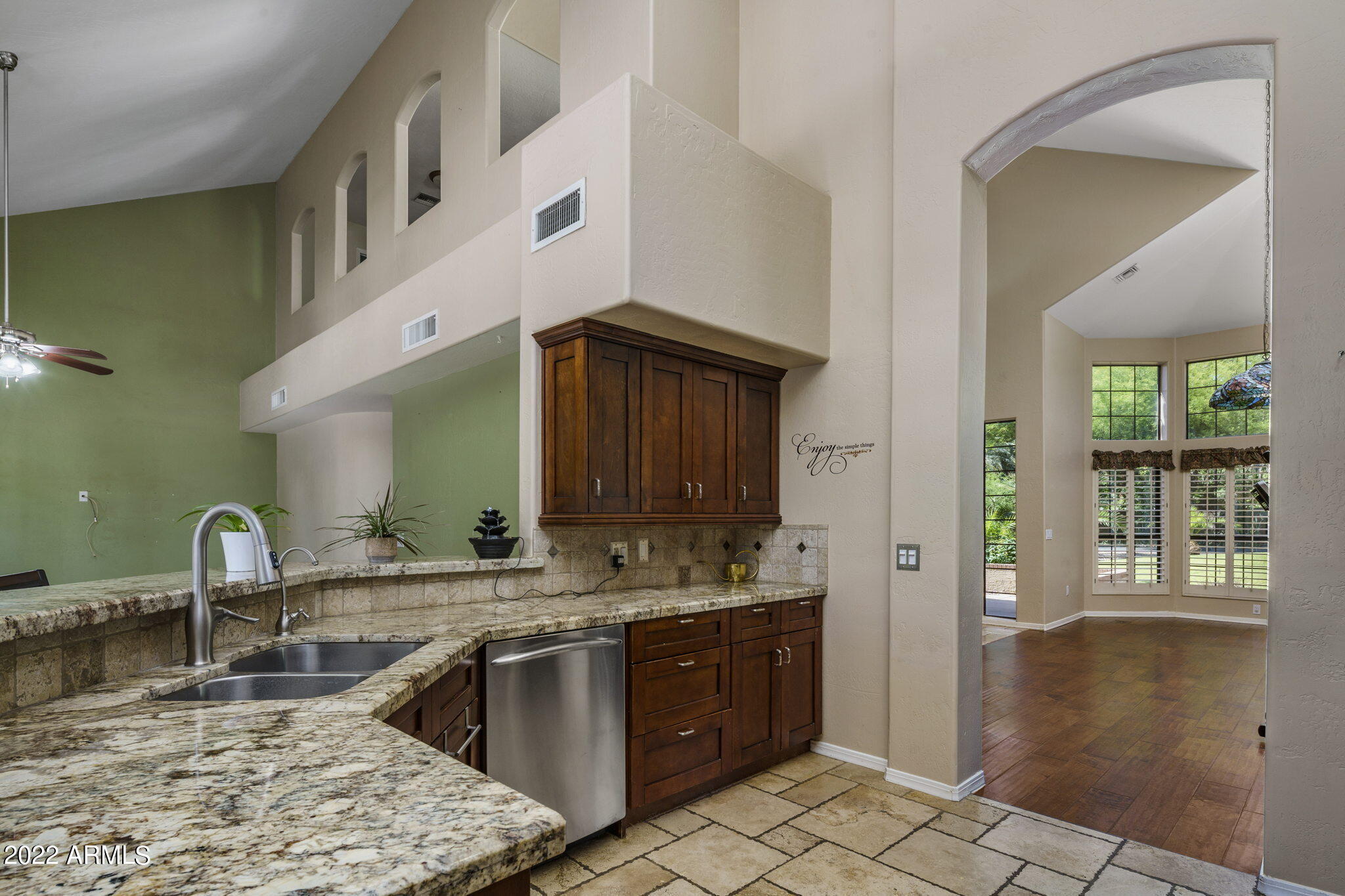 3635 E OASIS Circle