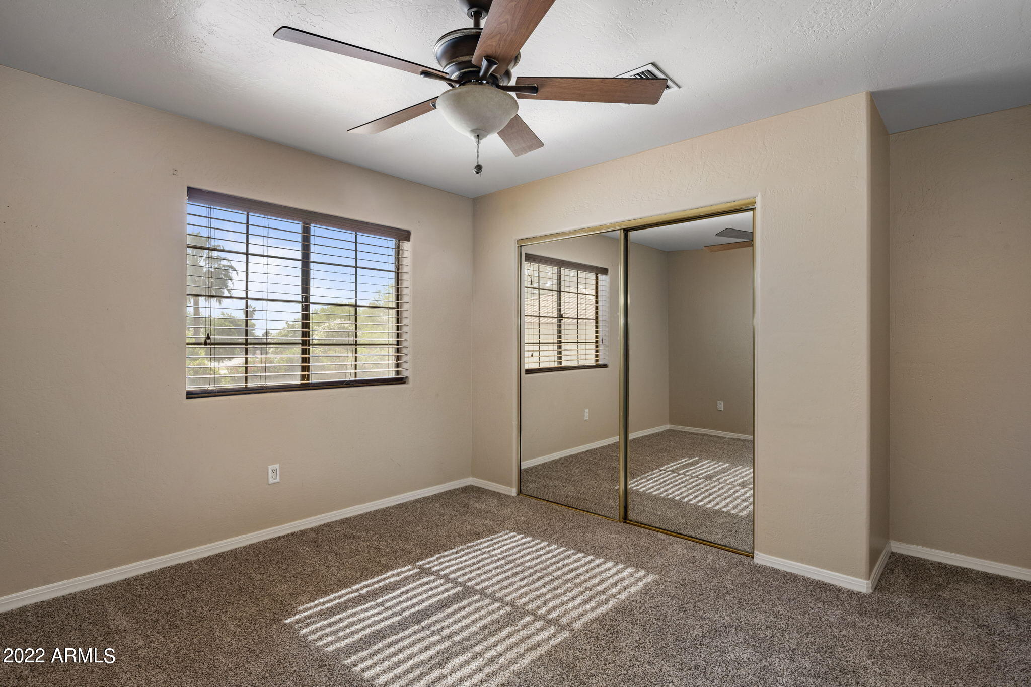 3635 E OASIS Circle