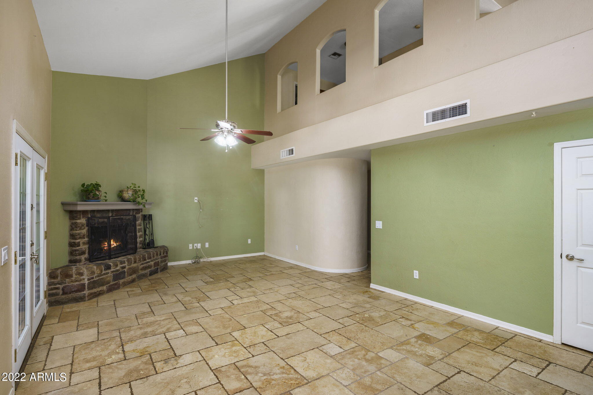 3635 E OASIS Circle
