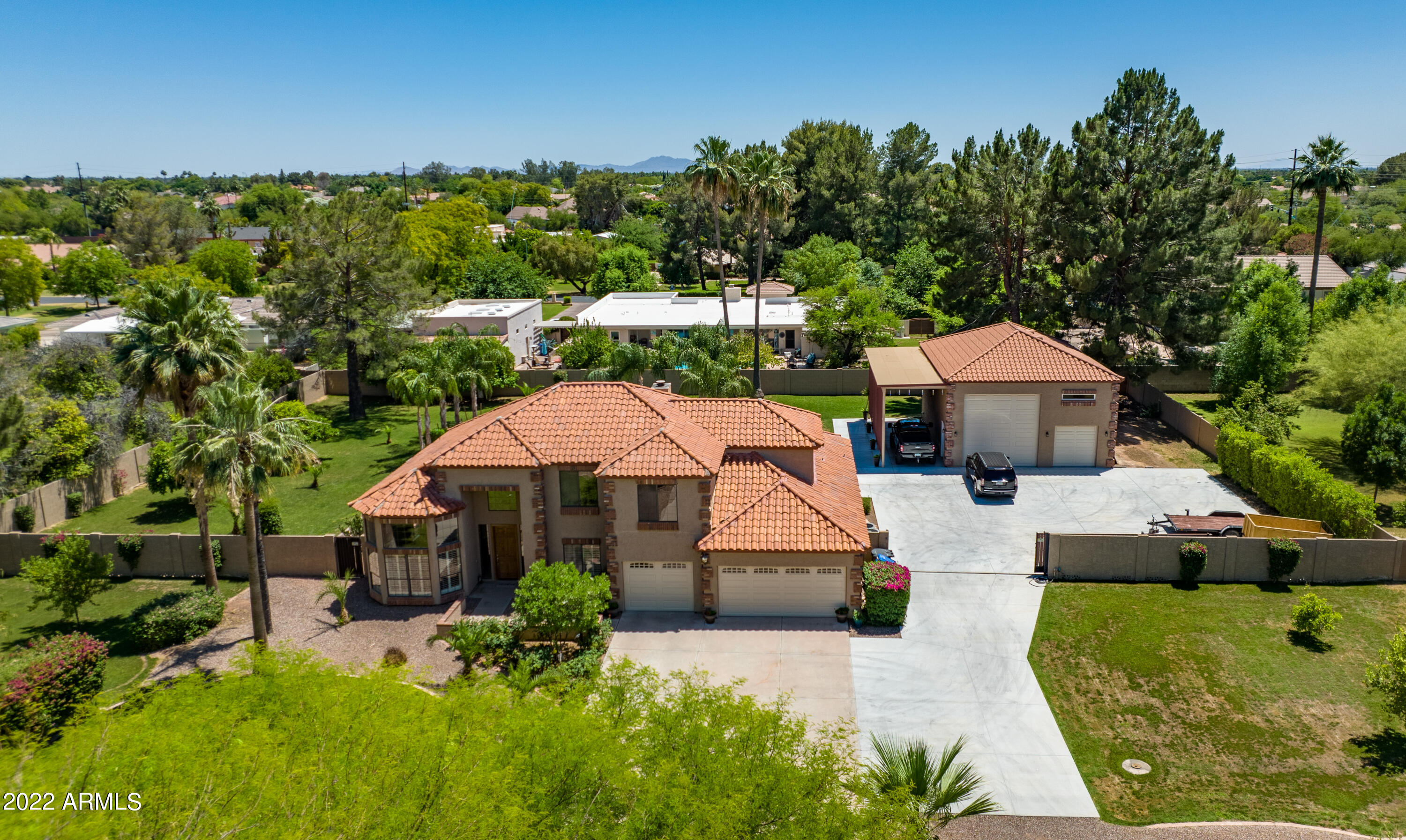 3635 E OASIS Circle